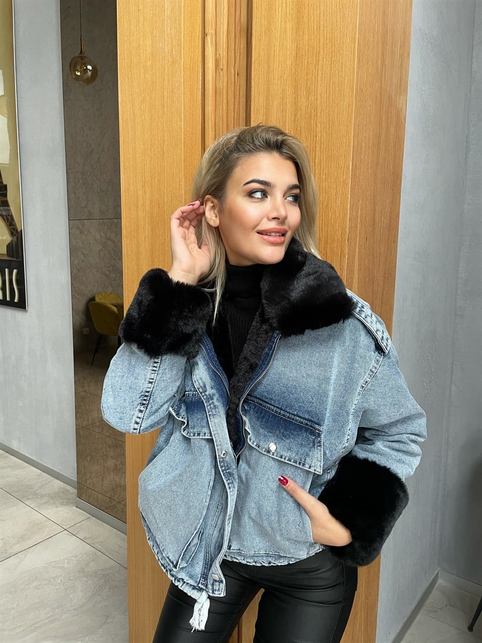 Siyah Kürklü Jean Mont