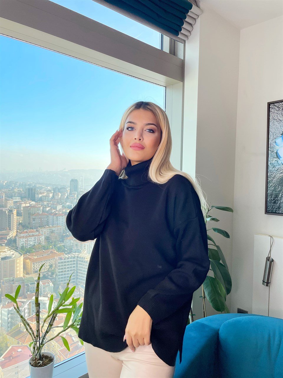 Siyah Oversize Boğazlı Triko
