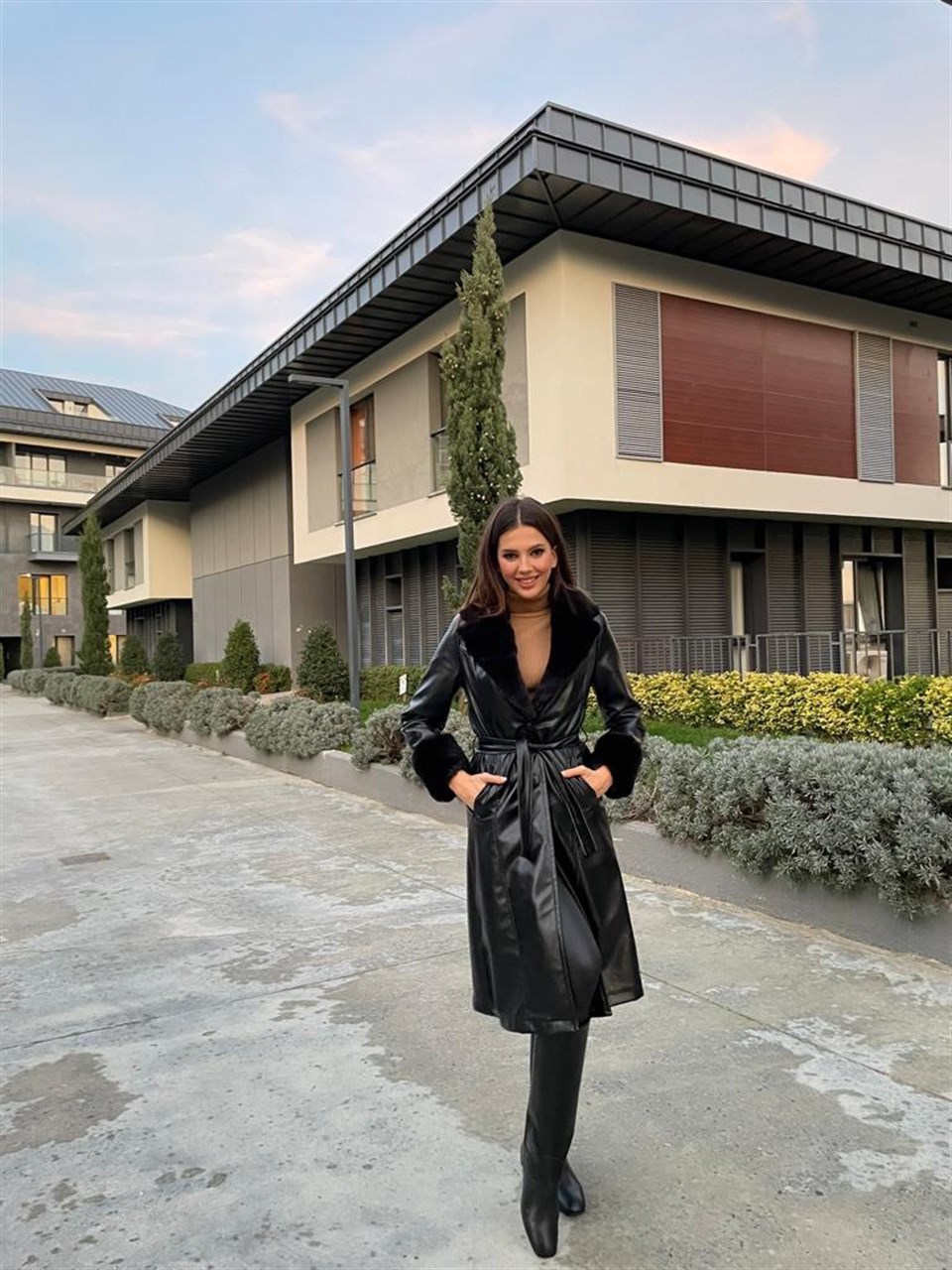 Siyah Renk Deri Kürklü Kaban 2220