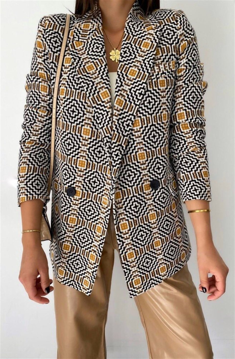 Taba Siyah Kol Düğme Detay Blazer
