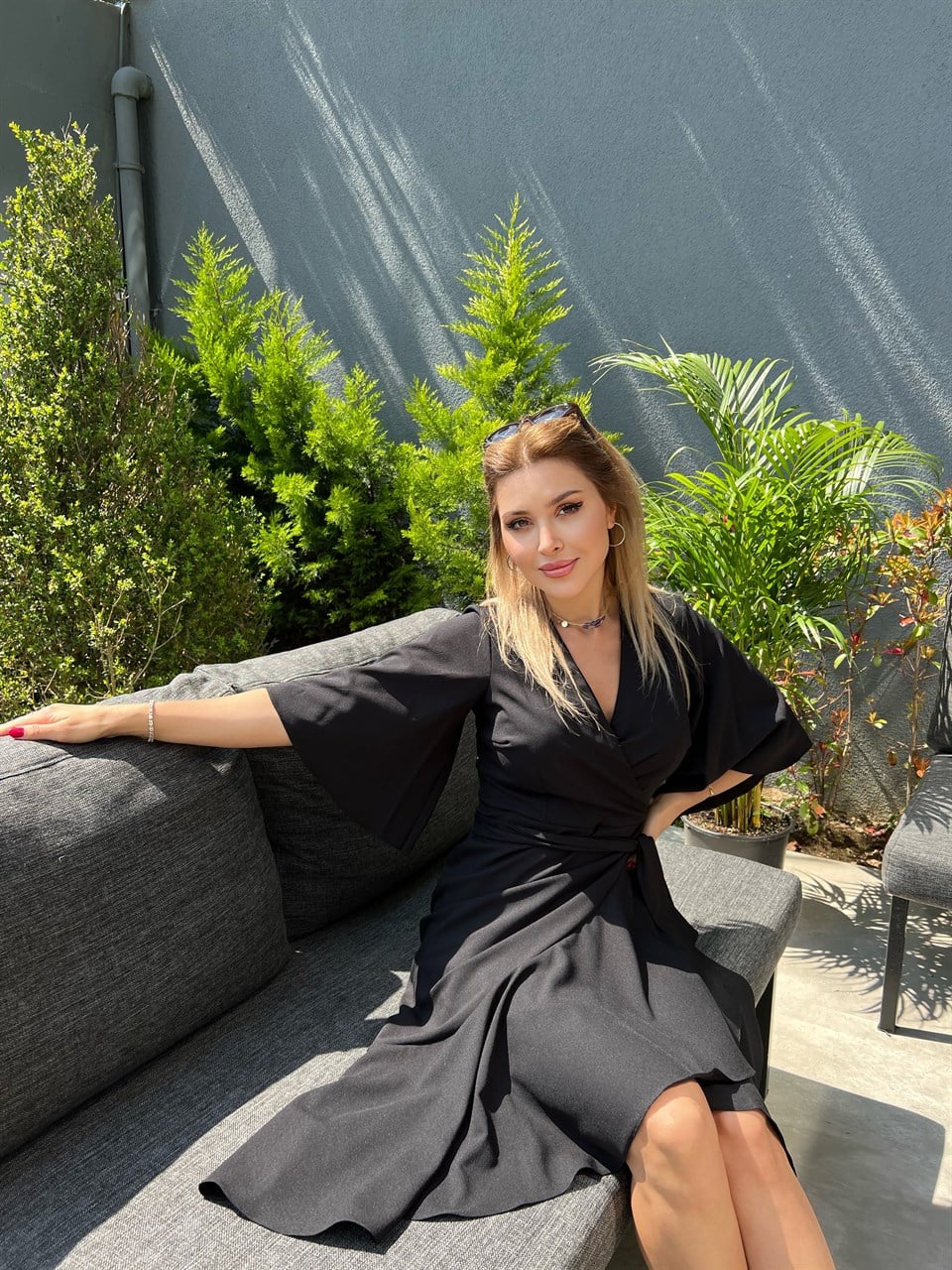 Tanrea Siyah Etek Ucu Volanlı Elbise
