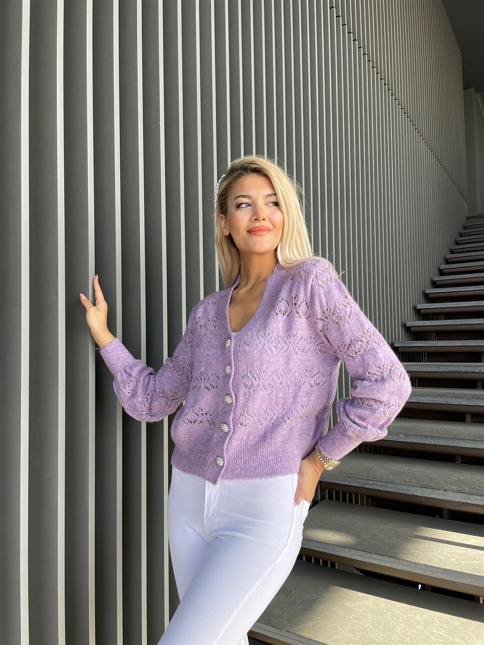 Taş Düğmeli Lila Hırka 