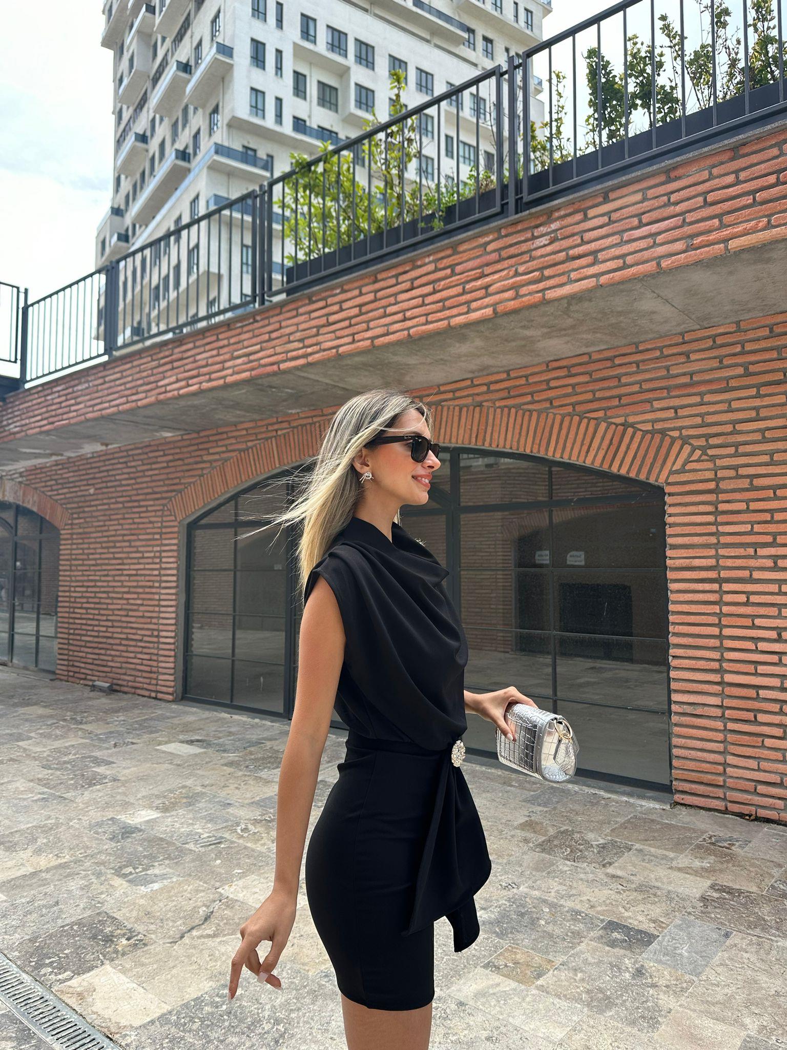 Taşlı Aksesuar Detay Kolsuz Elbise Saks Siyah 07062110