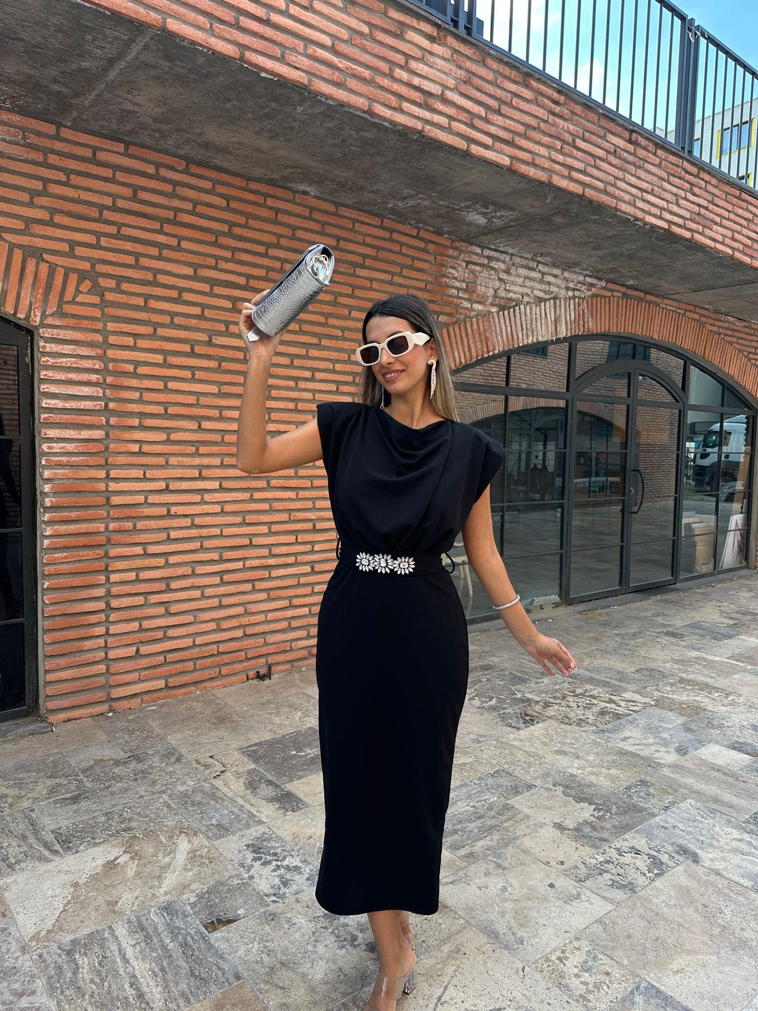 Taşlı Çiçek Kuşaklı Siyah Crep Elbise 070621223