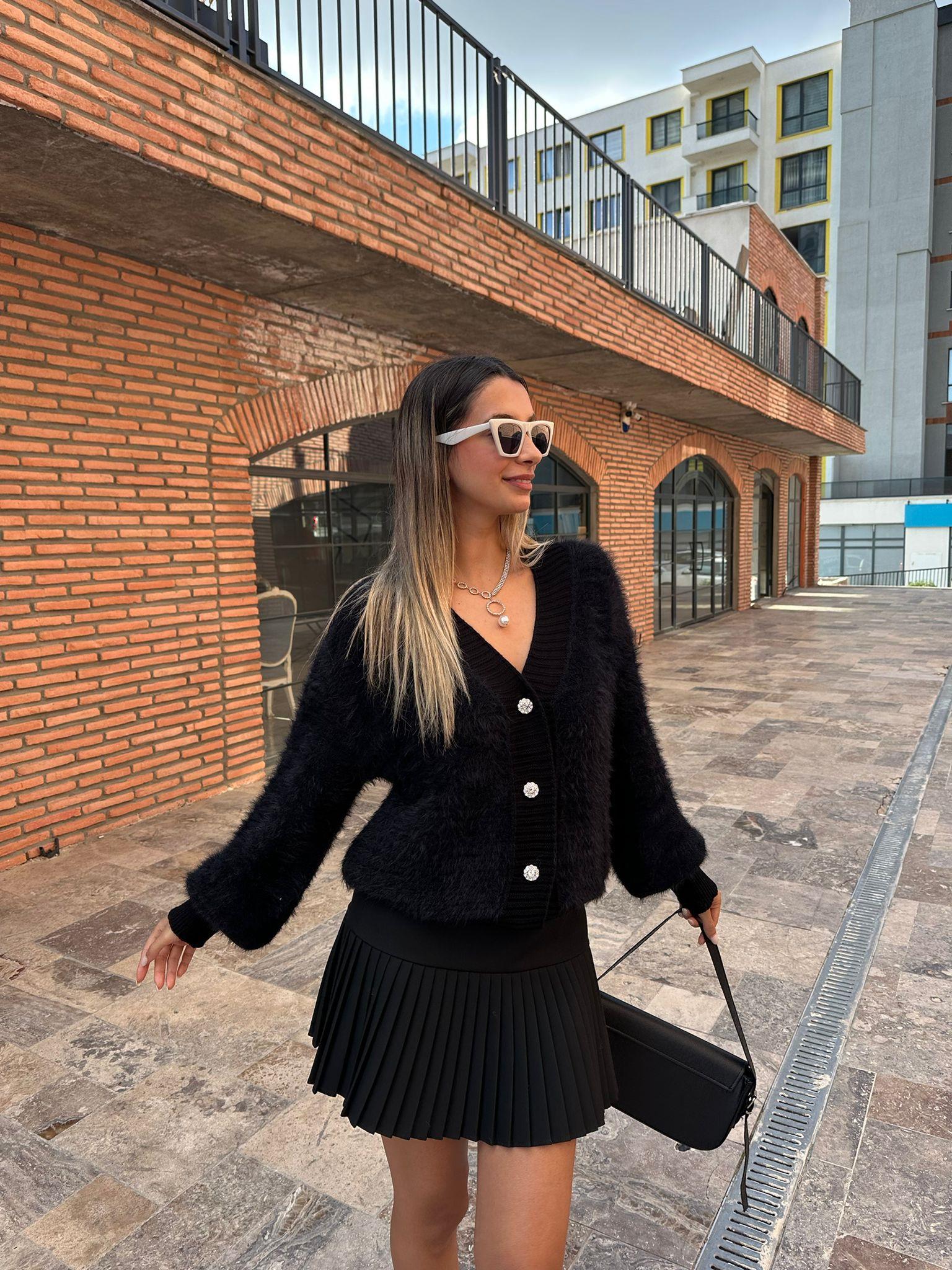 Taşlı Düğmeli Yumoş Siyah Hırka hrk1002rvd