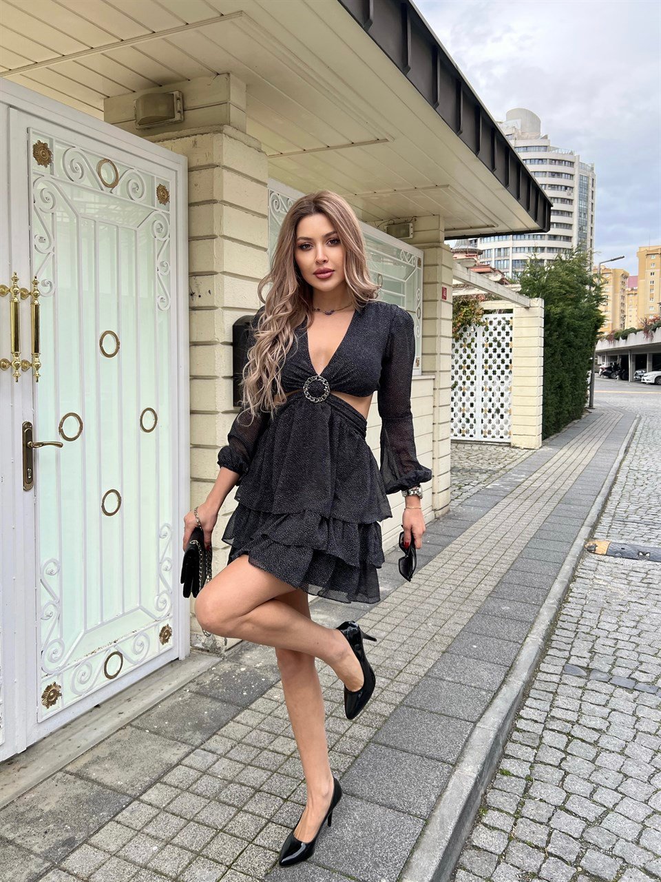Tokalı Bel Dekolteli Şifon Elbise