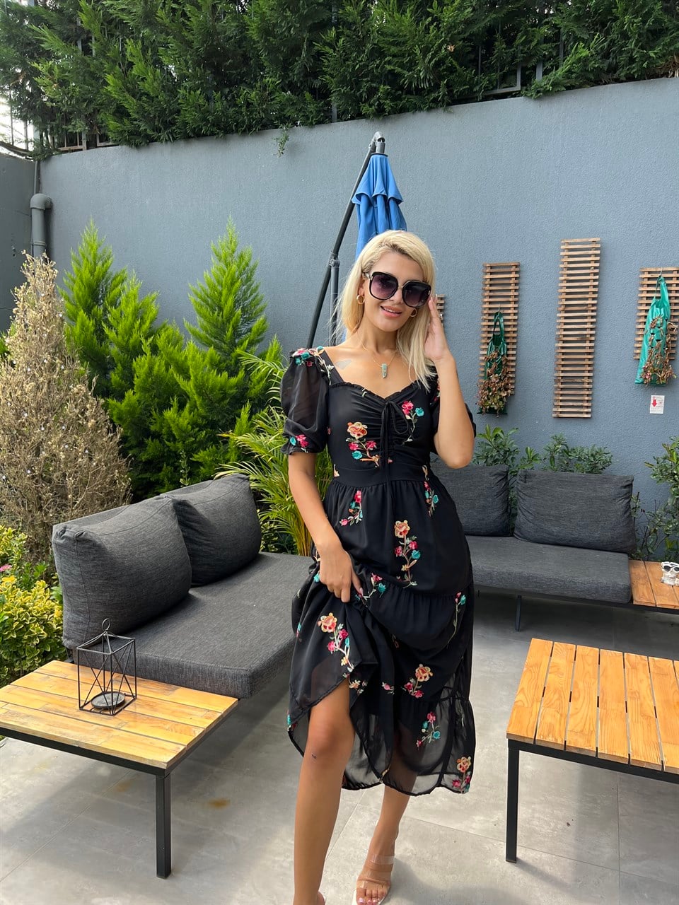 Vanessa Çiçekli Siyah Elbise