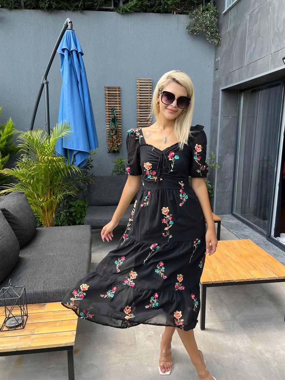 Vanessa Çiçekli Siyah Elbise