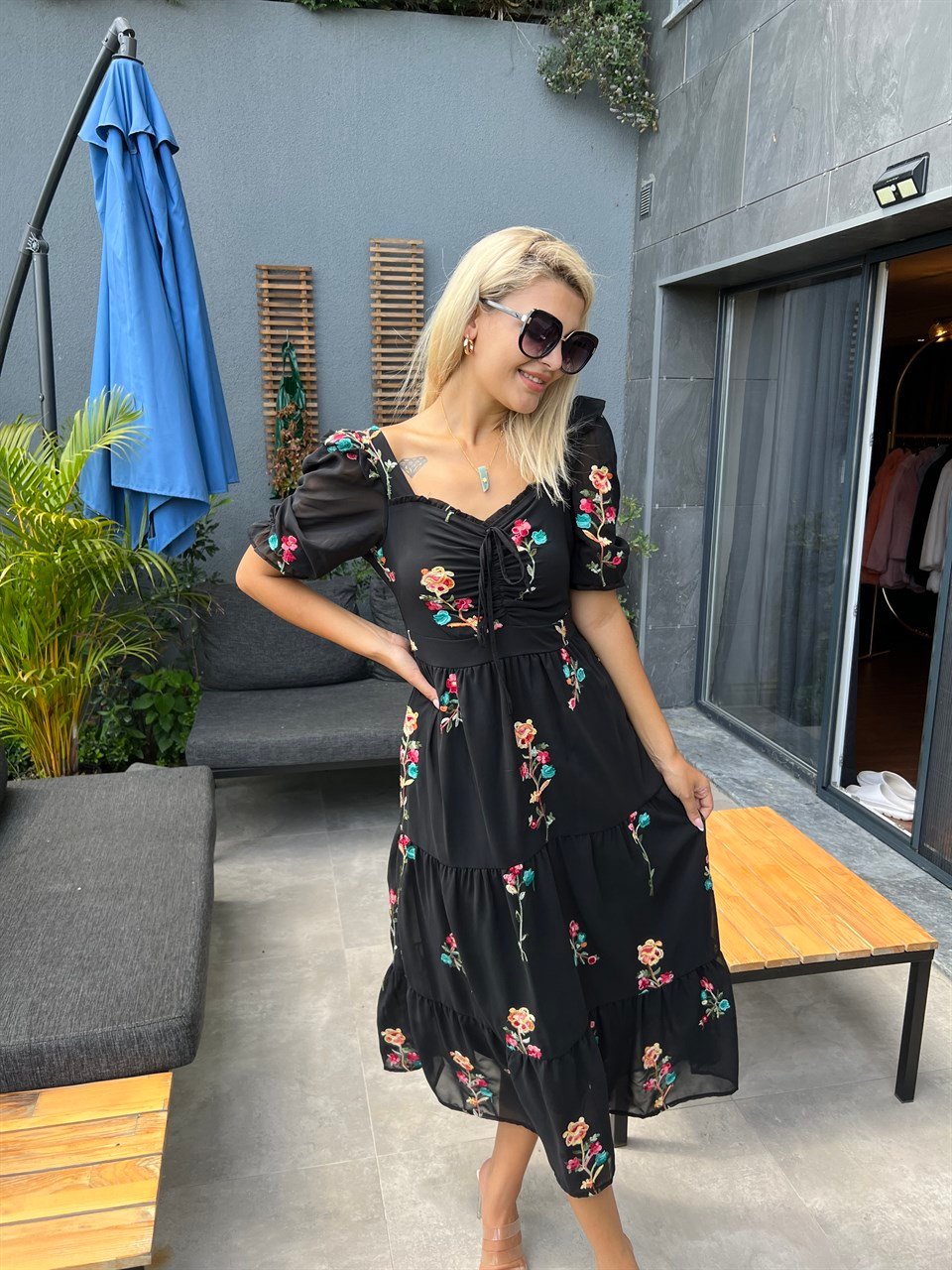 Vanessa Çiçekli Siyah Elbise