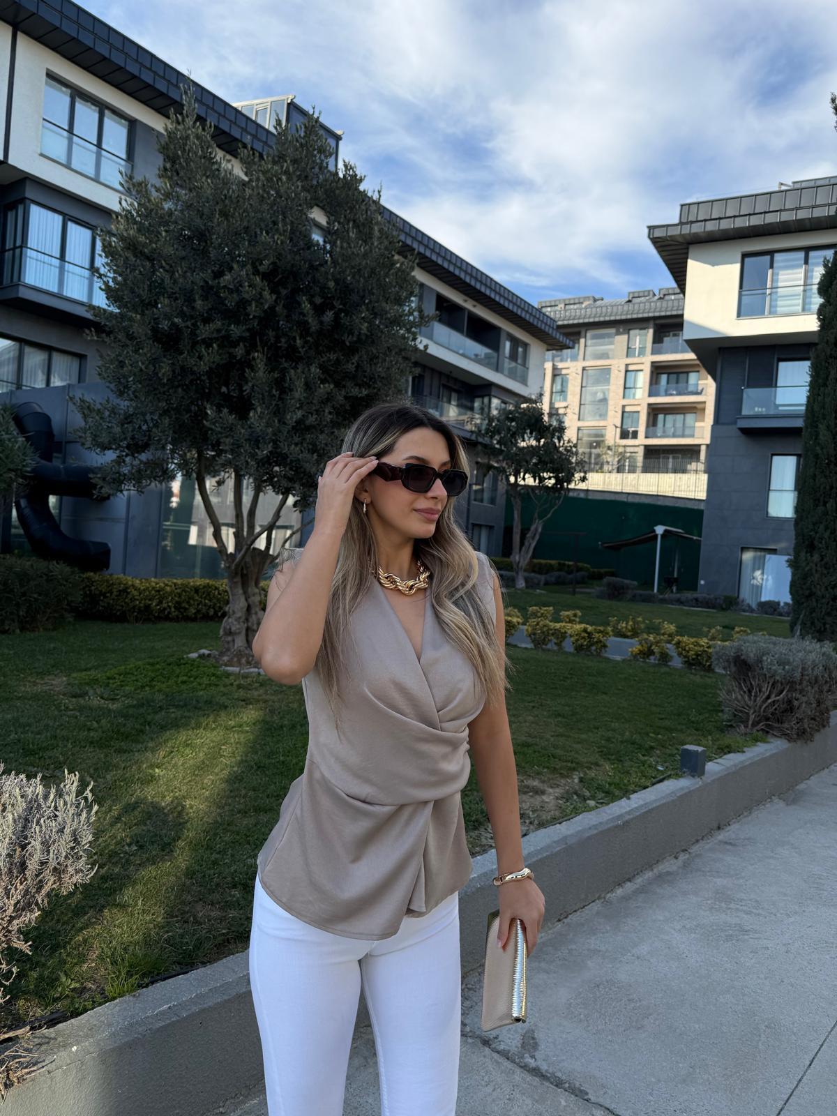 Vatkalı Sıfır Kol Tensel Bluz Vizon blz2212swmn
