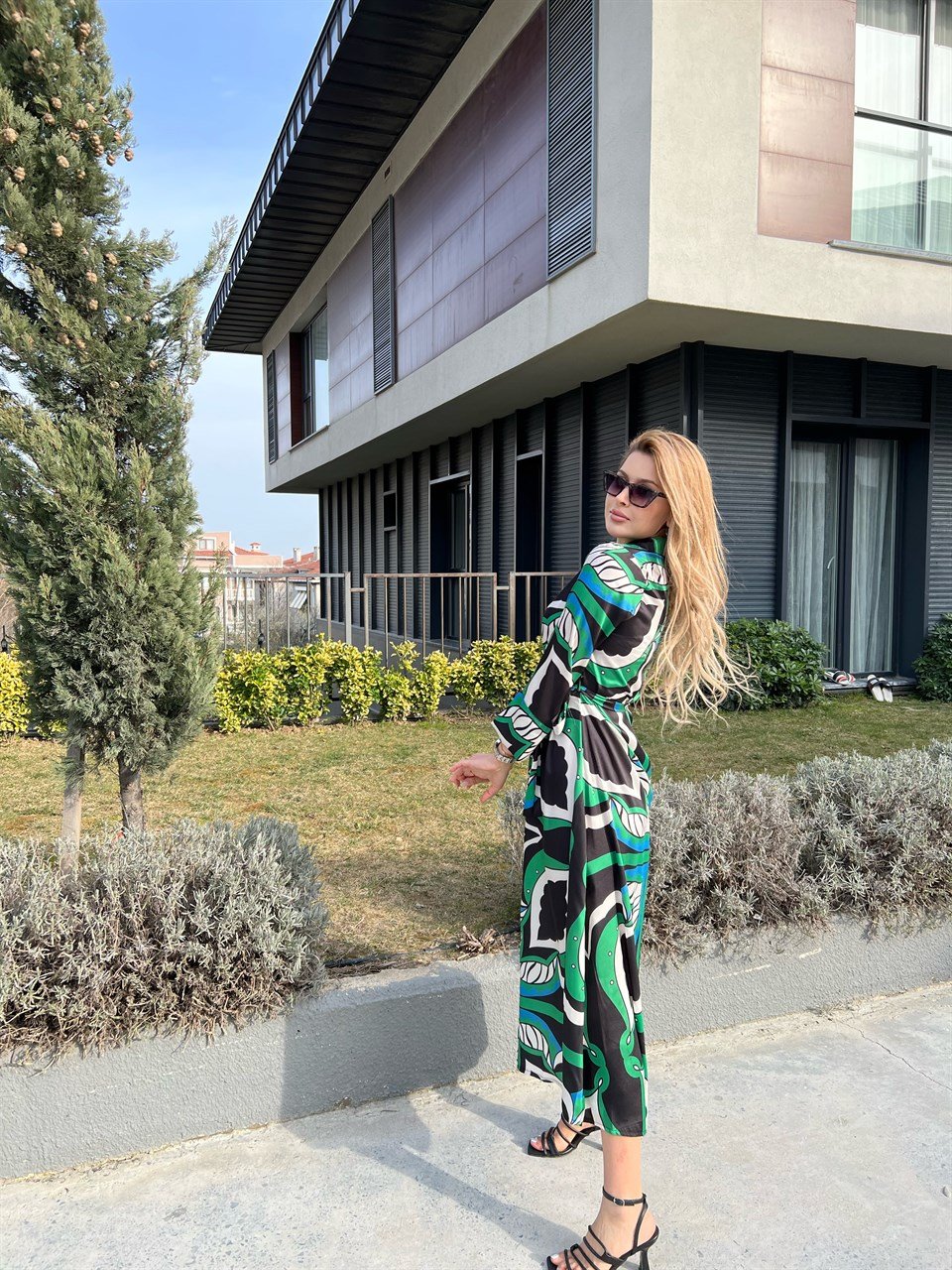 Verra Yeşil Uzun Saten Elbise