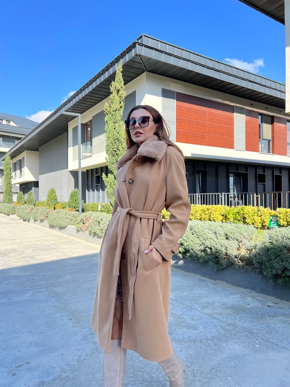 Vonda Yaka Kürklü Camel Kaban