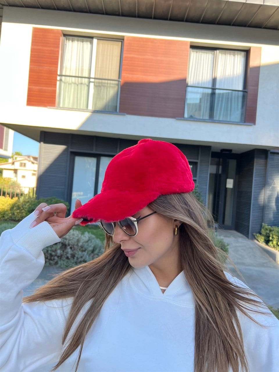 Xoxo Kırmızı Peluş Siperli Şapka