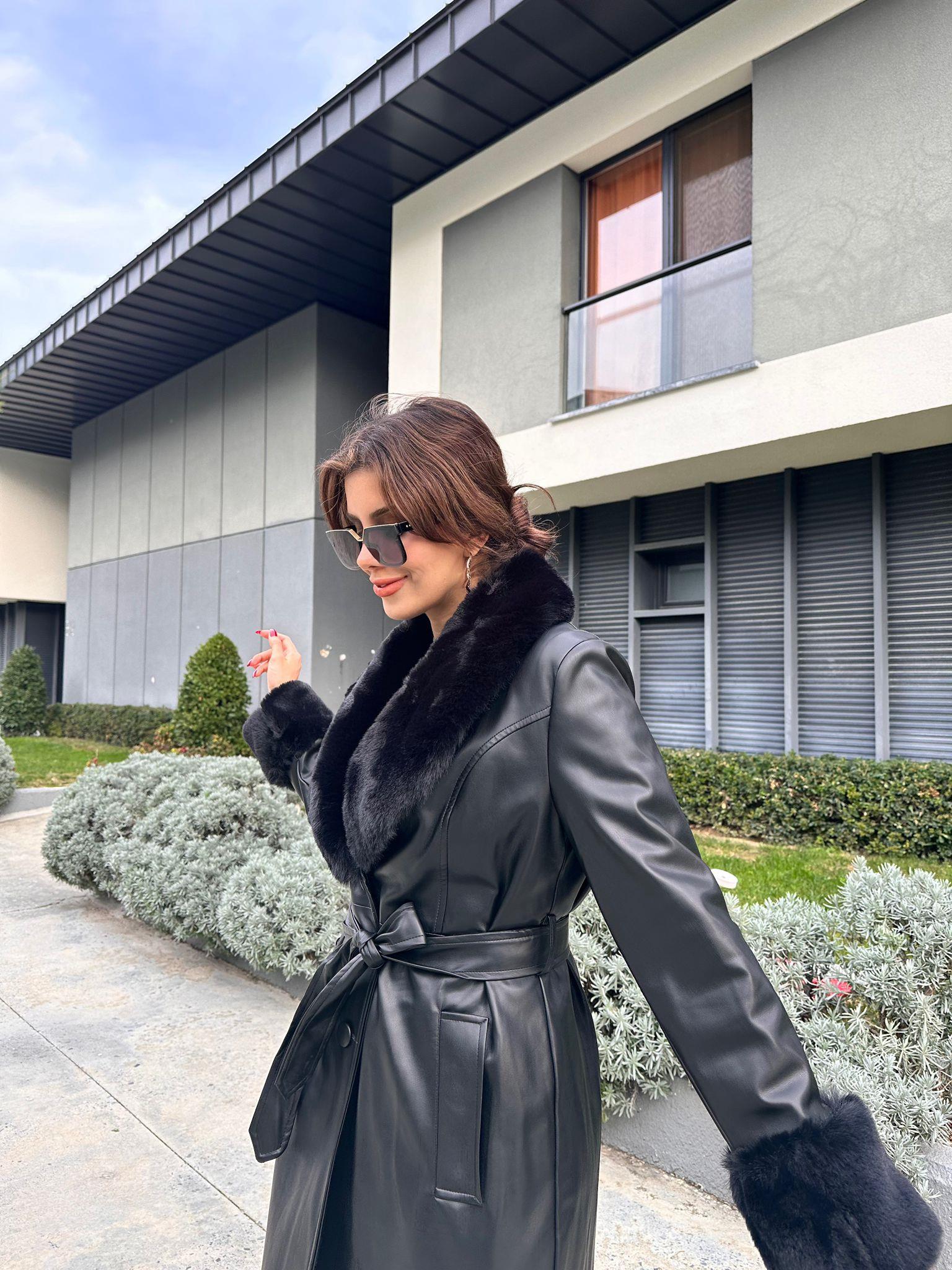 Yakası Kürklü Siyah Uzun Deri Kaban 1707508