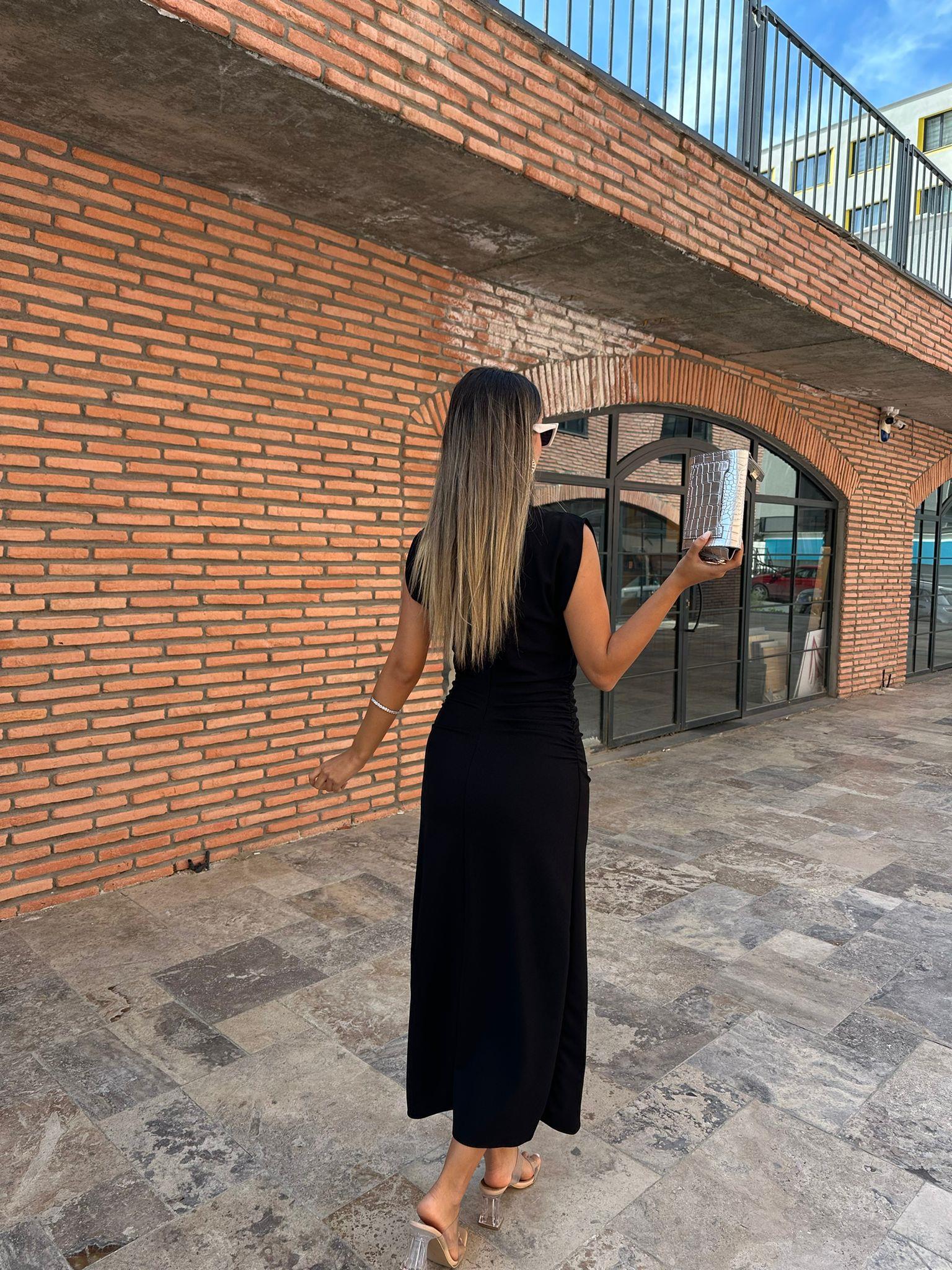 Yakası Sıralı Taşlı Crep Elbise Siyah 070621225