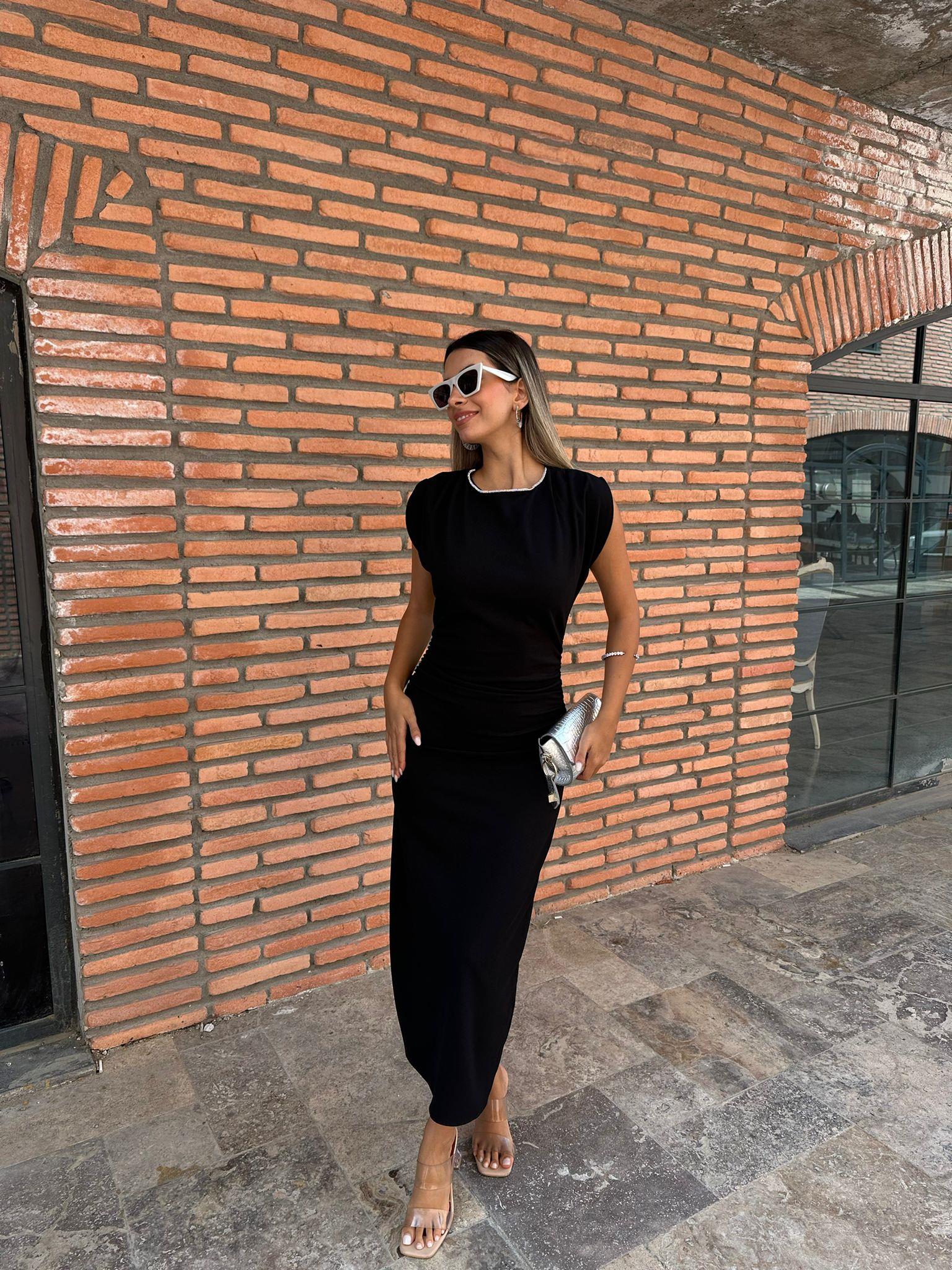 Yakası Sıralı Taşlı Crep Elbise Siyah 070621225