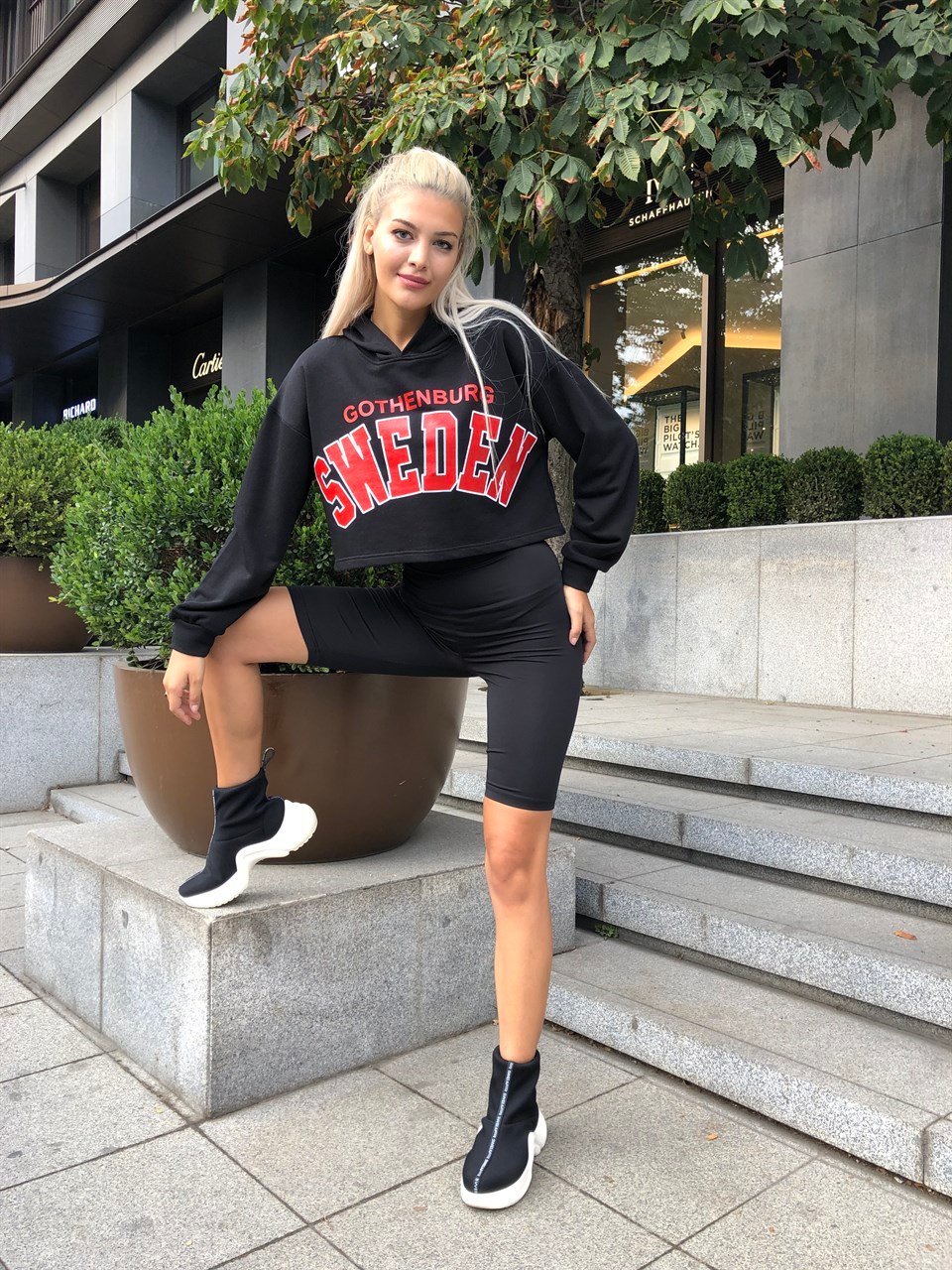 Yazılı Siyah Kapüşonlu Sweat