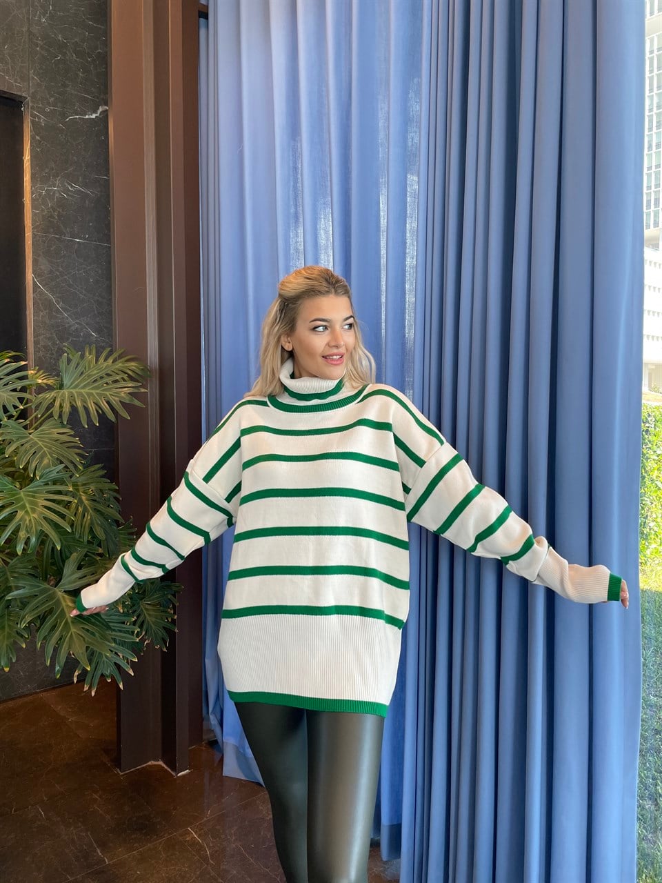 Yeşil Çizgili Oversize Boğazlı Triko