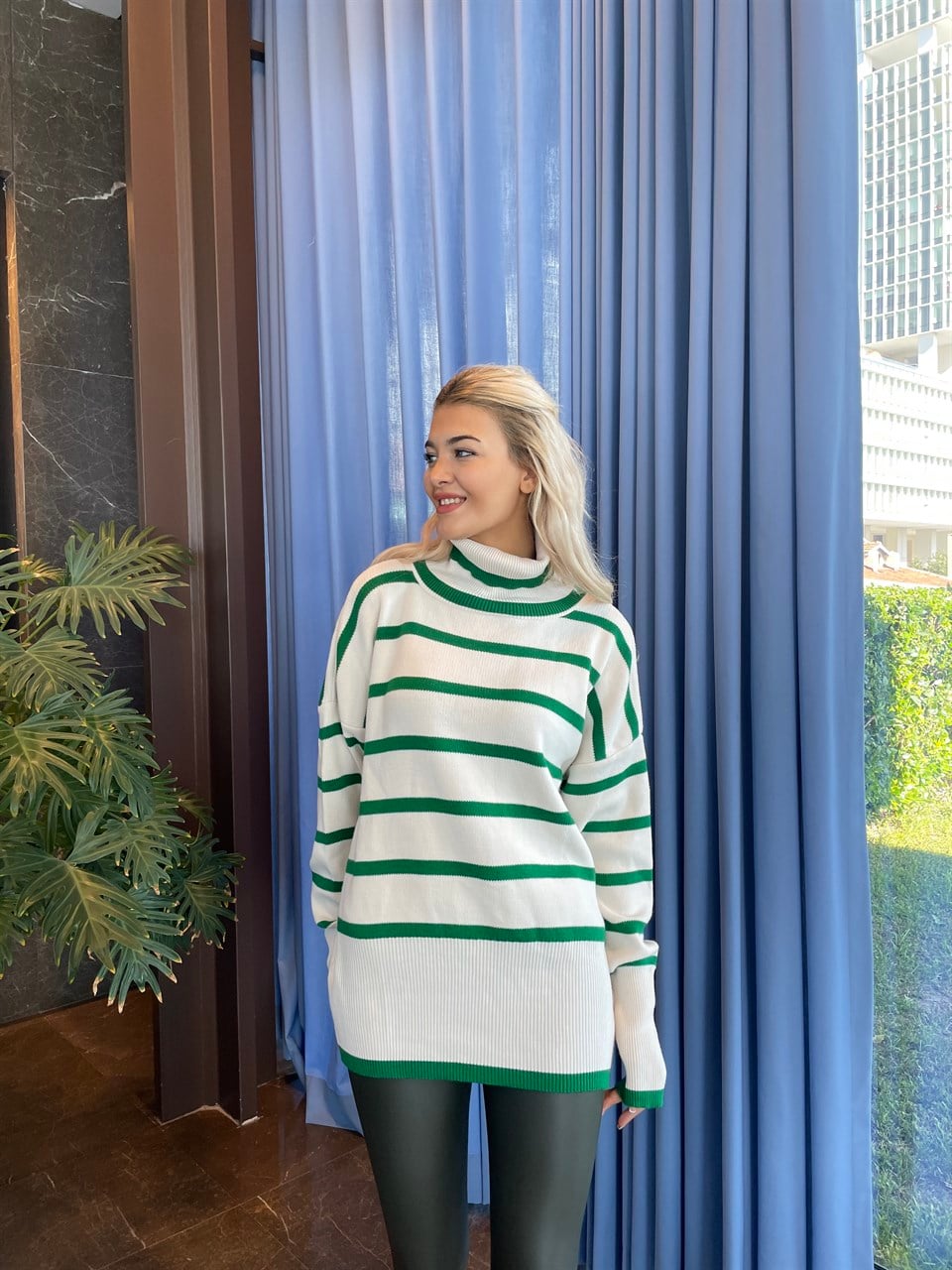 Yeşil Çizgili Oversize Boğazlı Triko