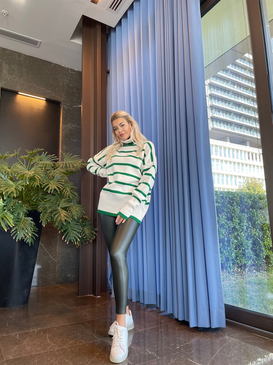 Yeşil Çizgili Oversize Boğazlı Triko