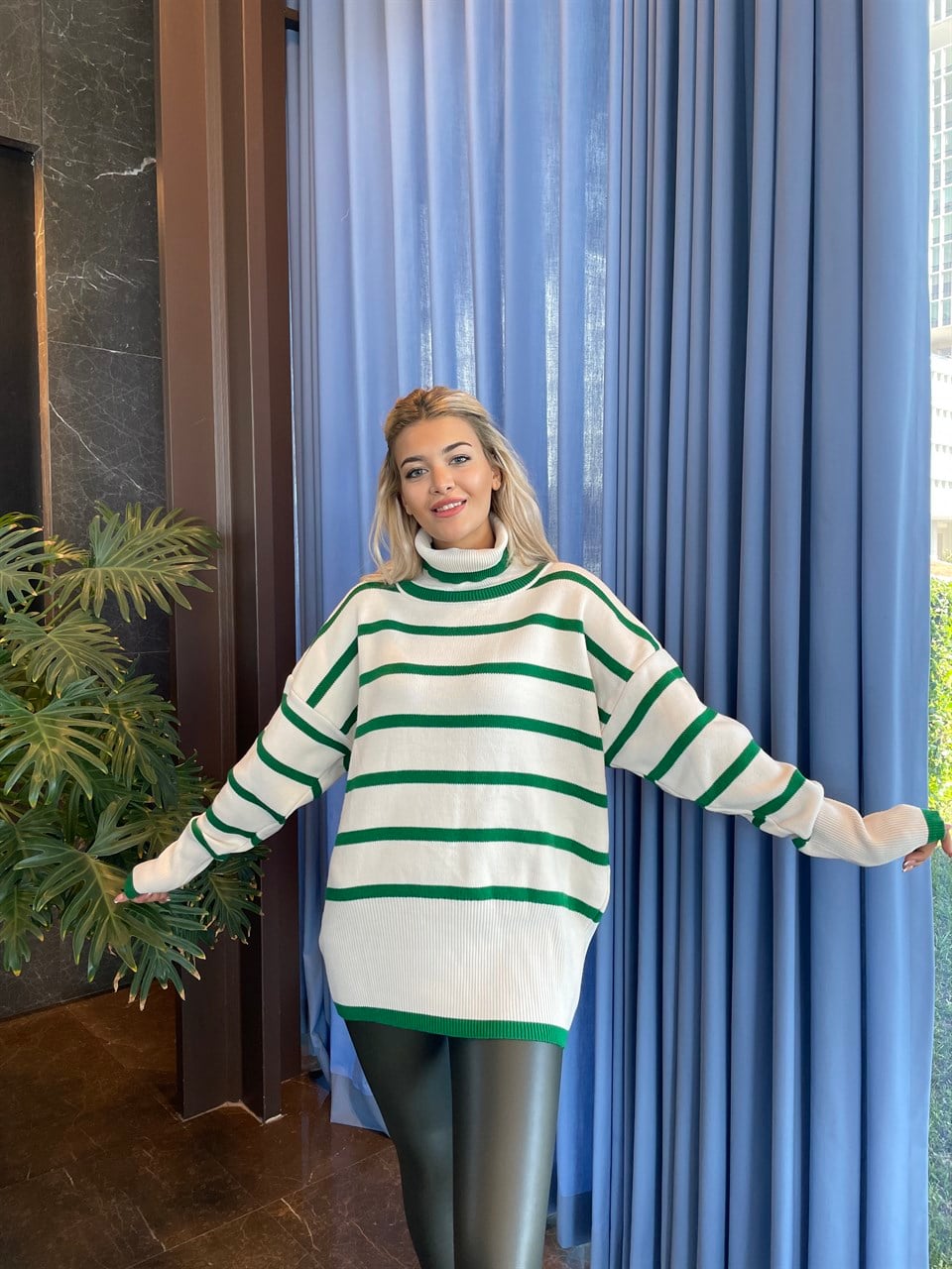Yeşil Çizgili Oversize Boğazlı Triko