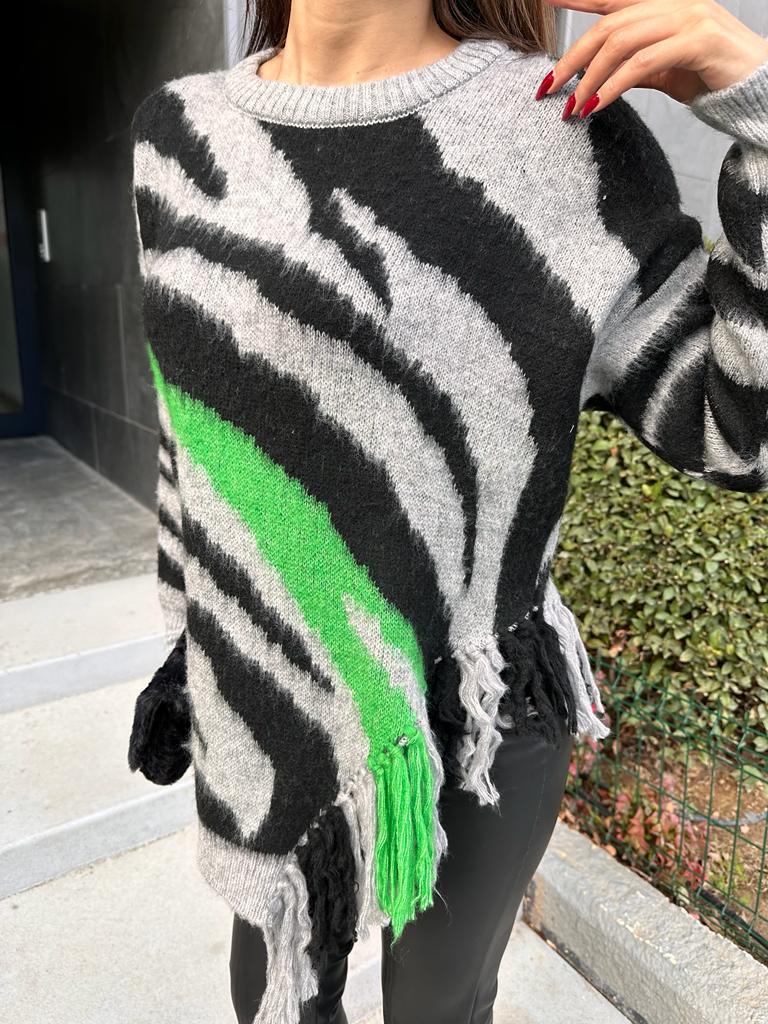 Yeşil Neon Zebra Desenli Püsküllü Kazak 21