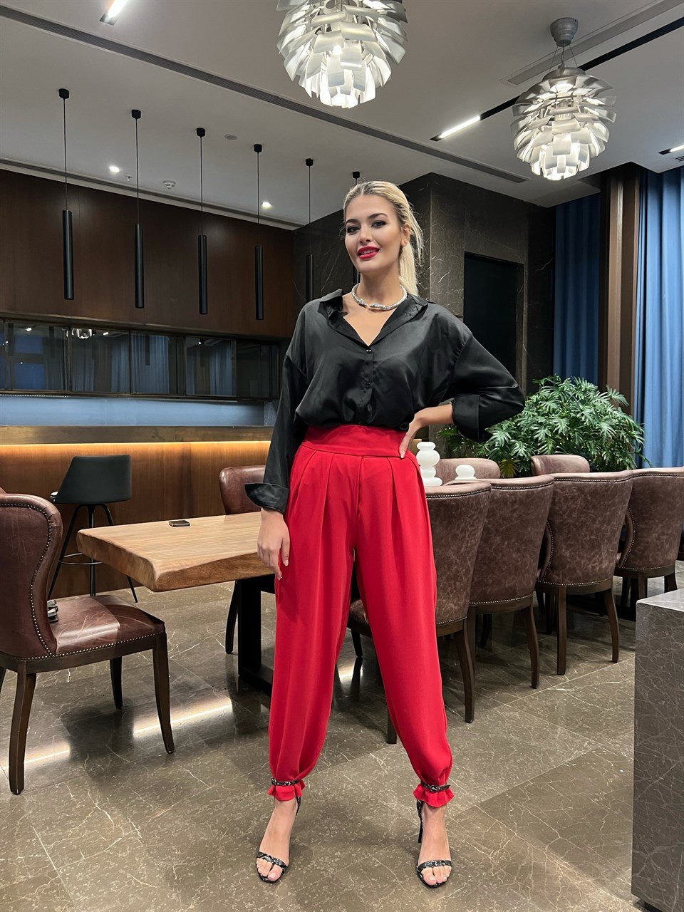 Yüksek Bel Kırmızı Pileli Pantolon