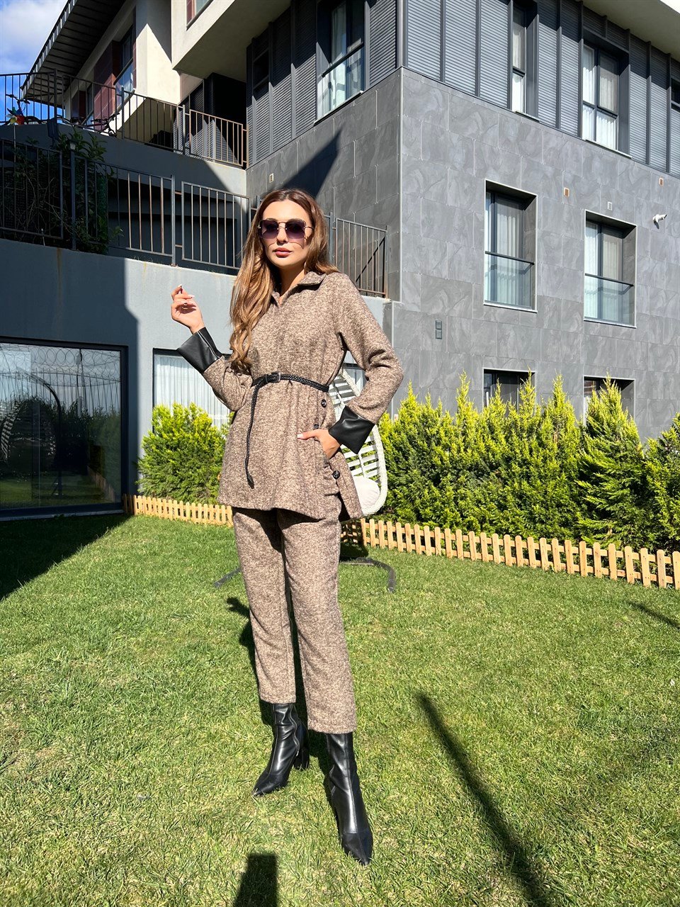 Yünlü Kol Detaylı Kemerli Koyu Vizon Takım