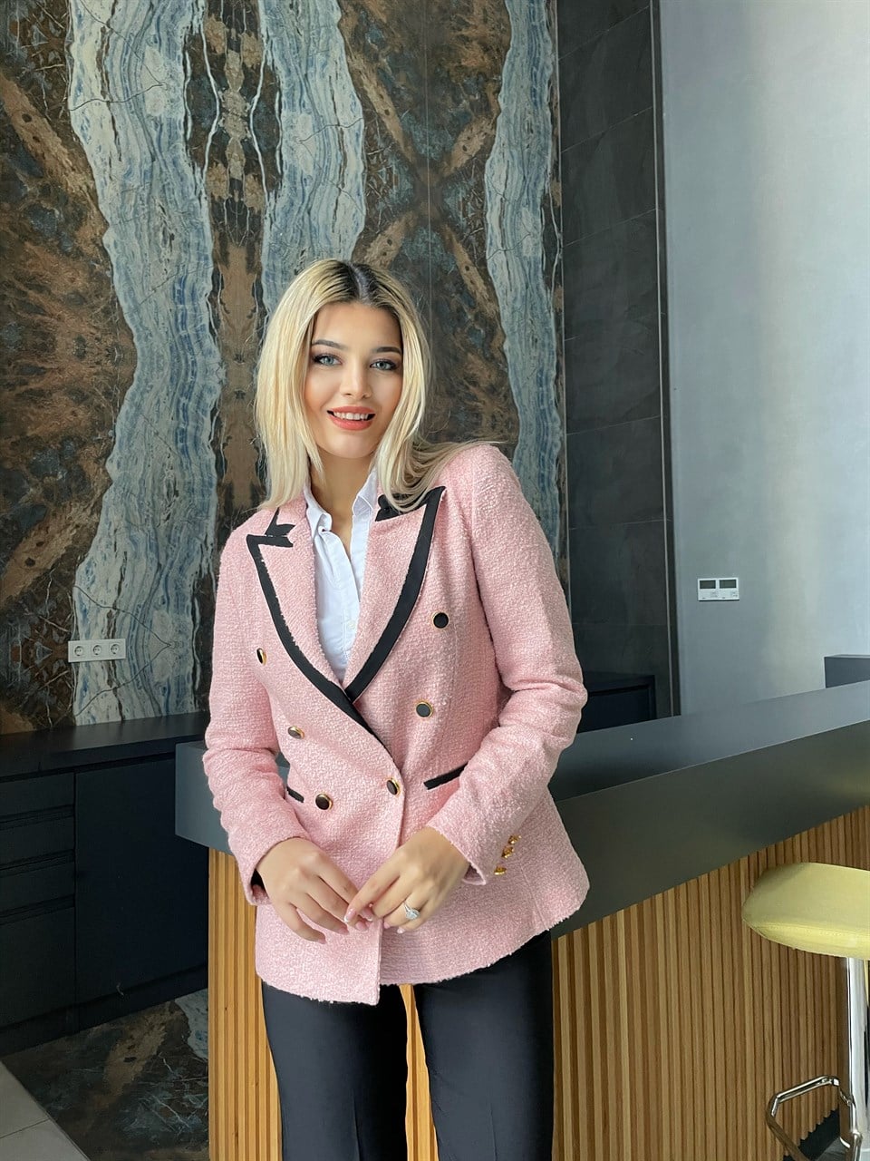 Zara Model Pembe Siyah Şeritli Ceket