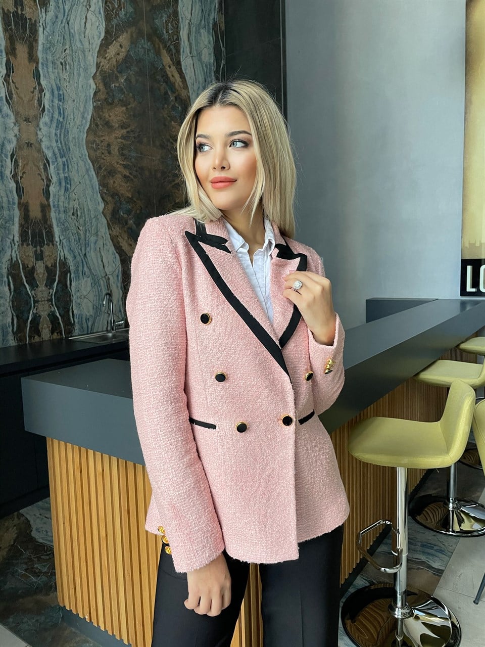 Zara Model Pembe Siyah Şeritli Ceket