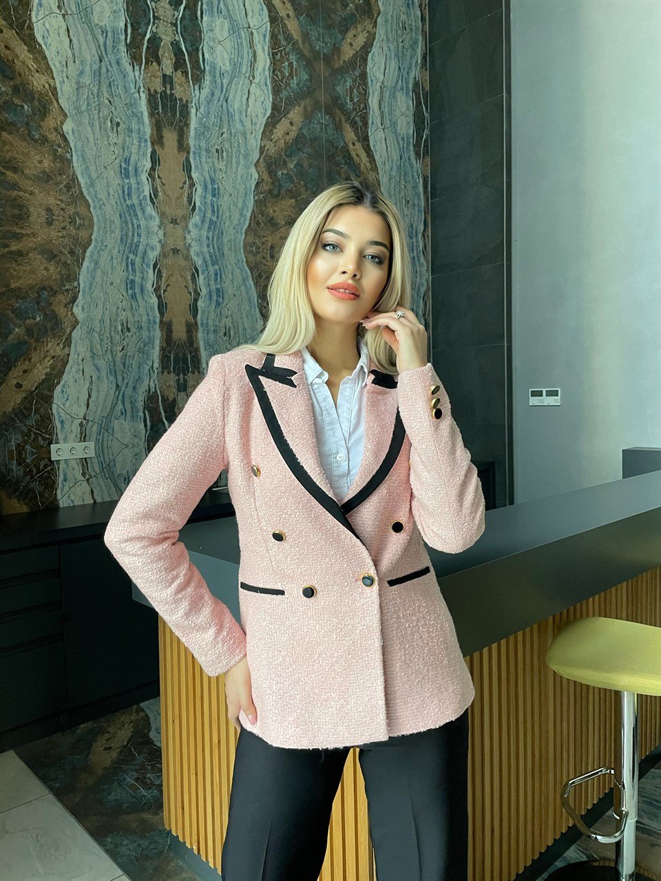 Zara Model Pembe Siyah Şeritli Ceket