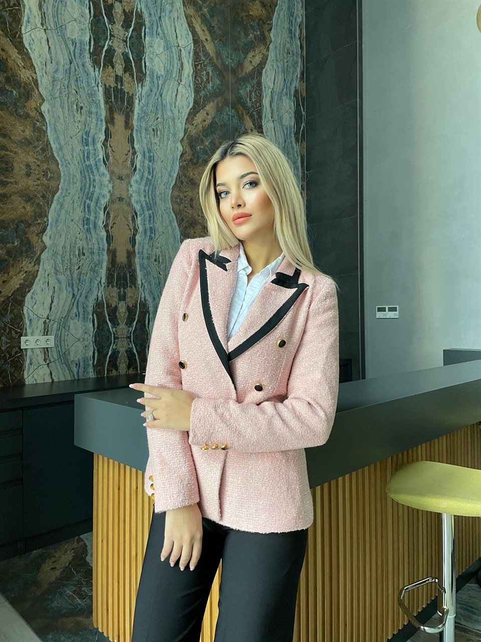 Zara Model Pembe Siyah Şeritli Ceket