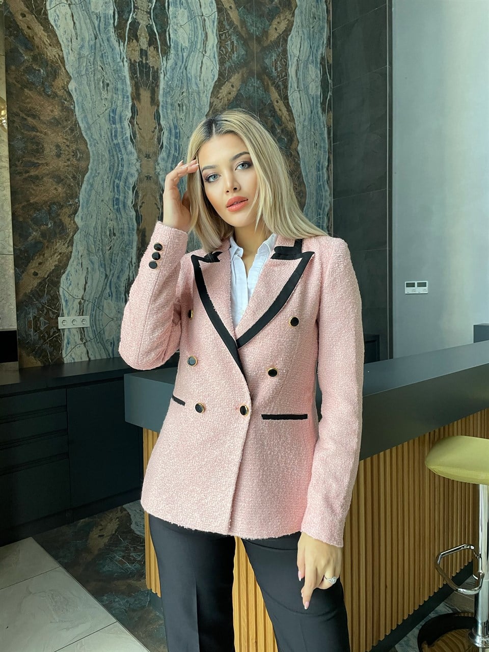 Zara Model Pembe Siyah Şeritli Ceket