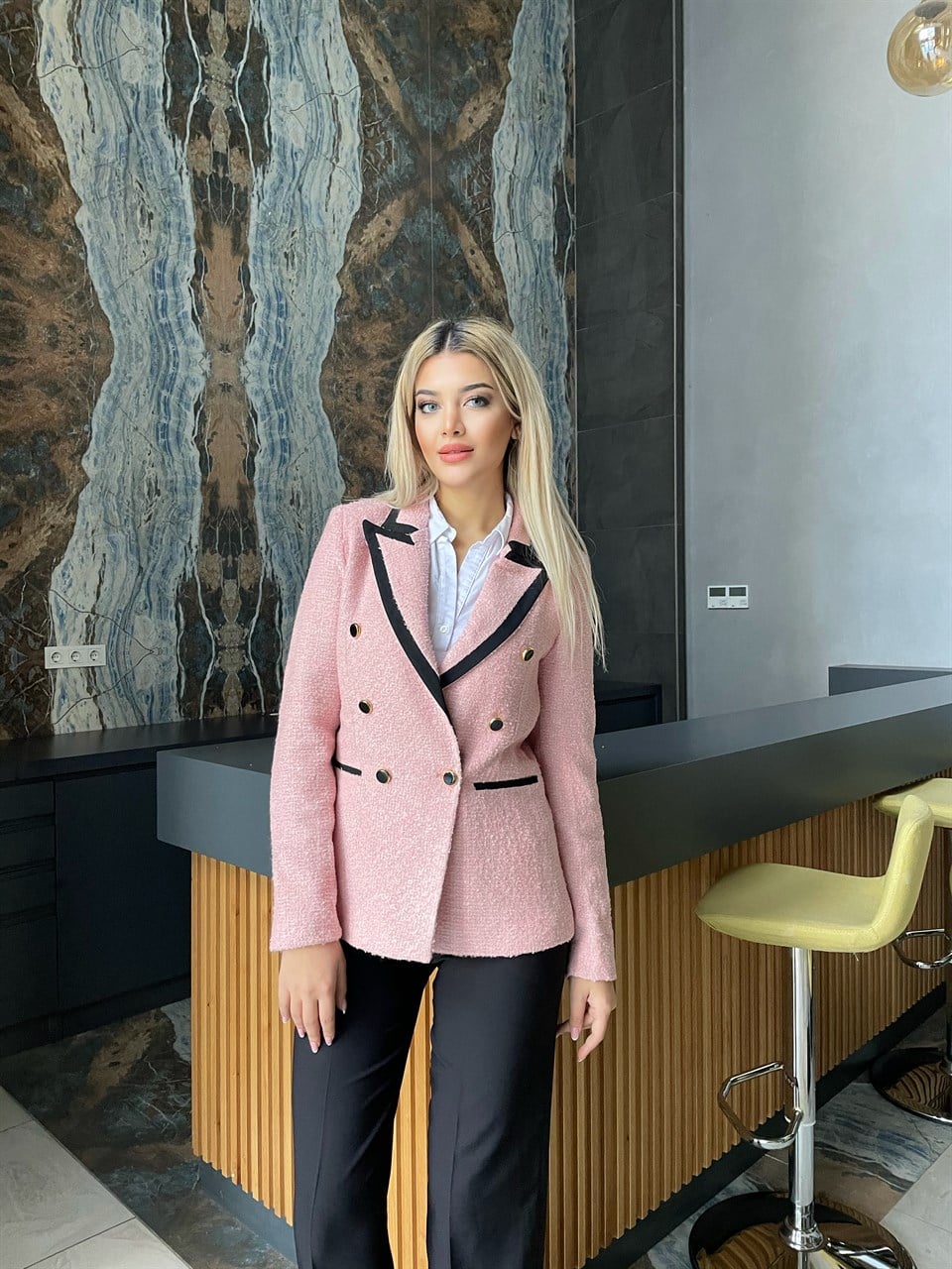 Zara Model Pembe Siyah Şeritli Ceket