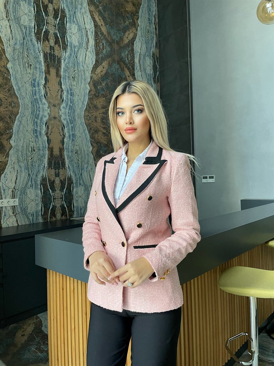 Zara Model Pembe Siyah Şeritli Ceket
