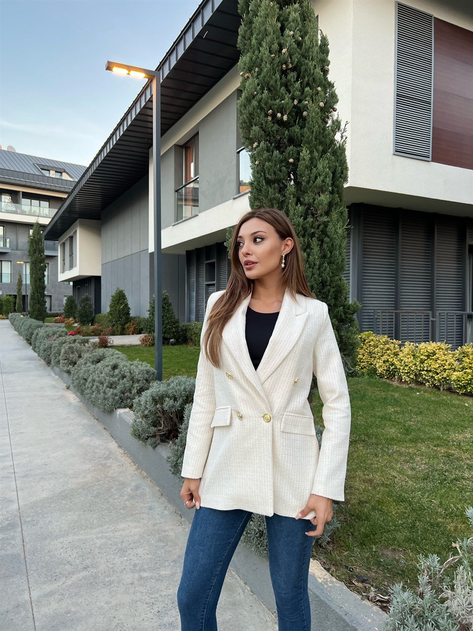 Zincir Dokuma Gold Düğmeli Blazer Ceket Beyaz 