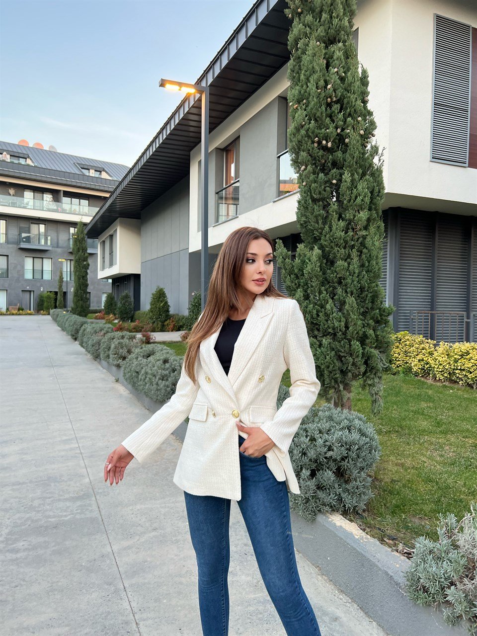 Zincir Dokuma Gold Düğmeli Blazer Ceket Beyaz 