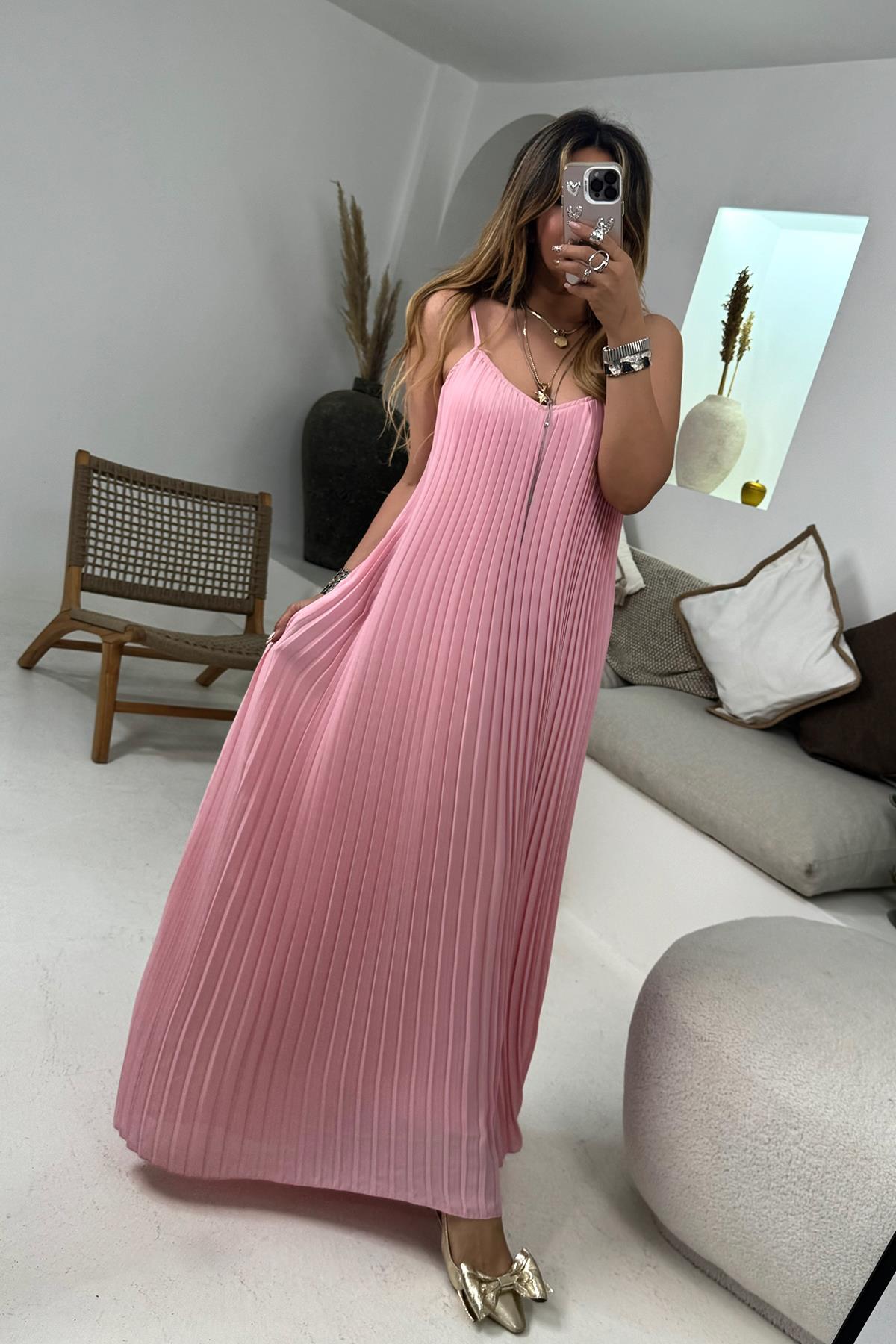 Askılı Piliseli Şifon Elbise Pembe
