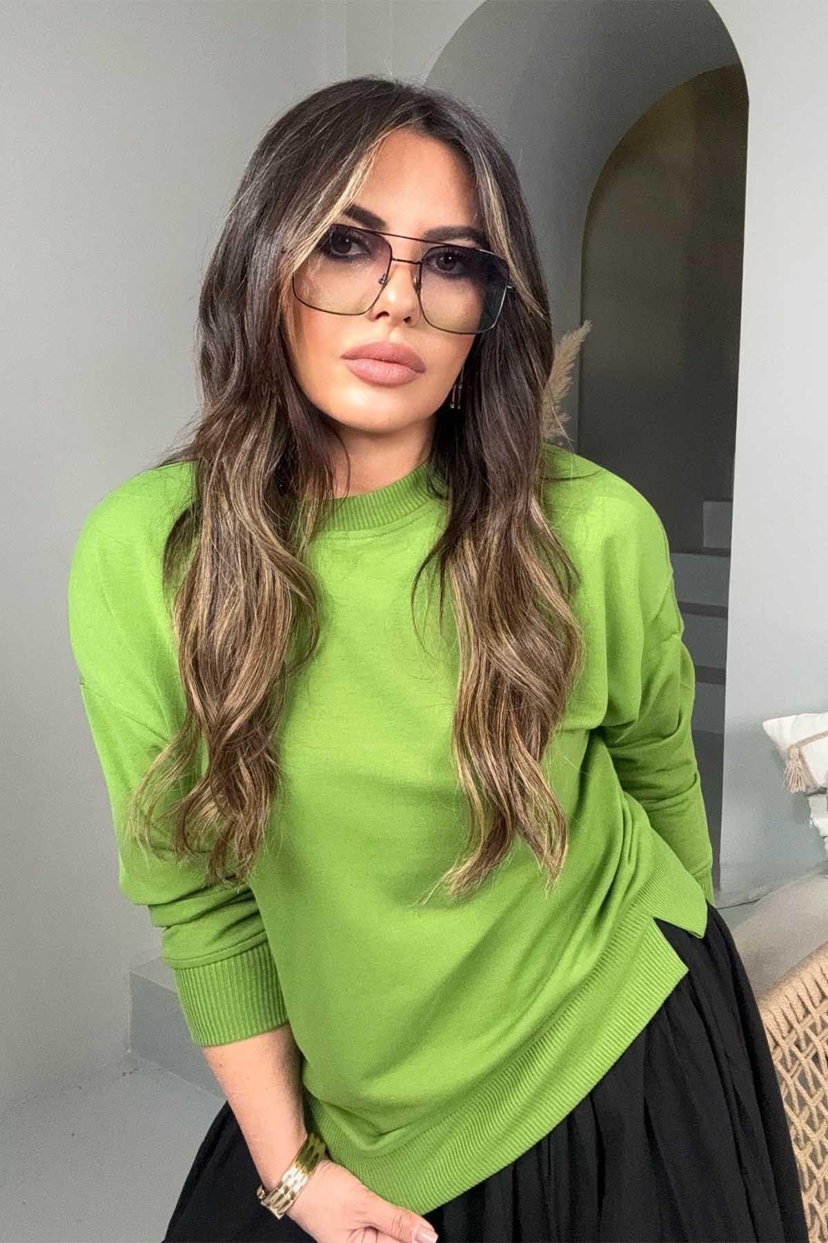 Basic Mini Yan Yırtmaçlı Sweatshirt Fıstık Yeşili