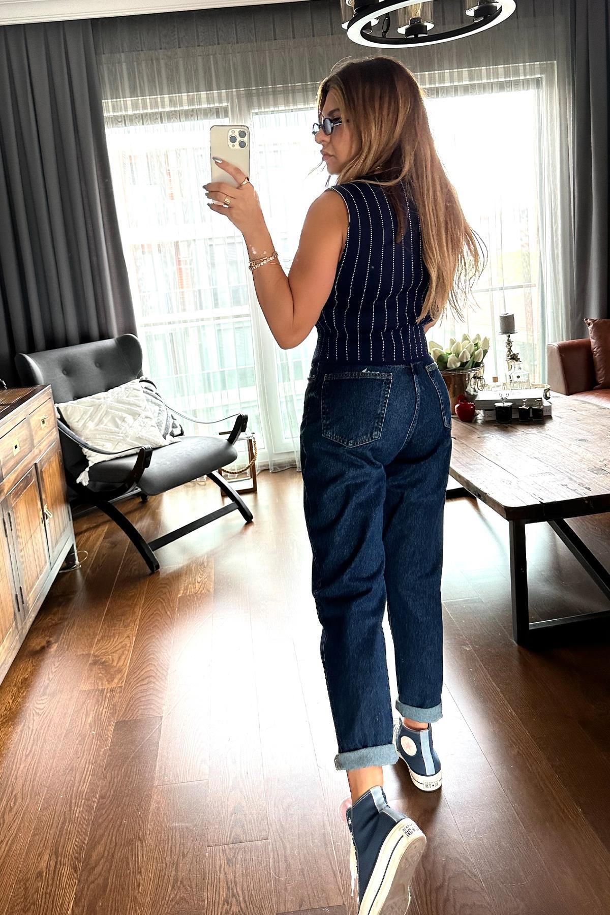 Basic Mom Jean Mavi