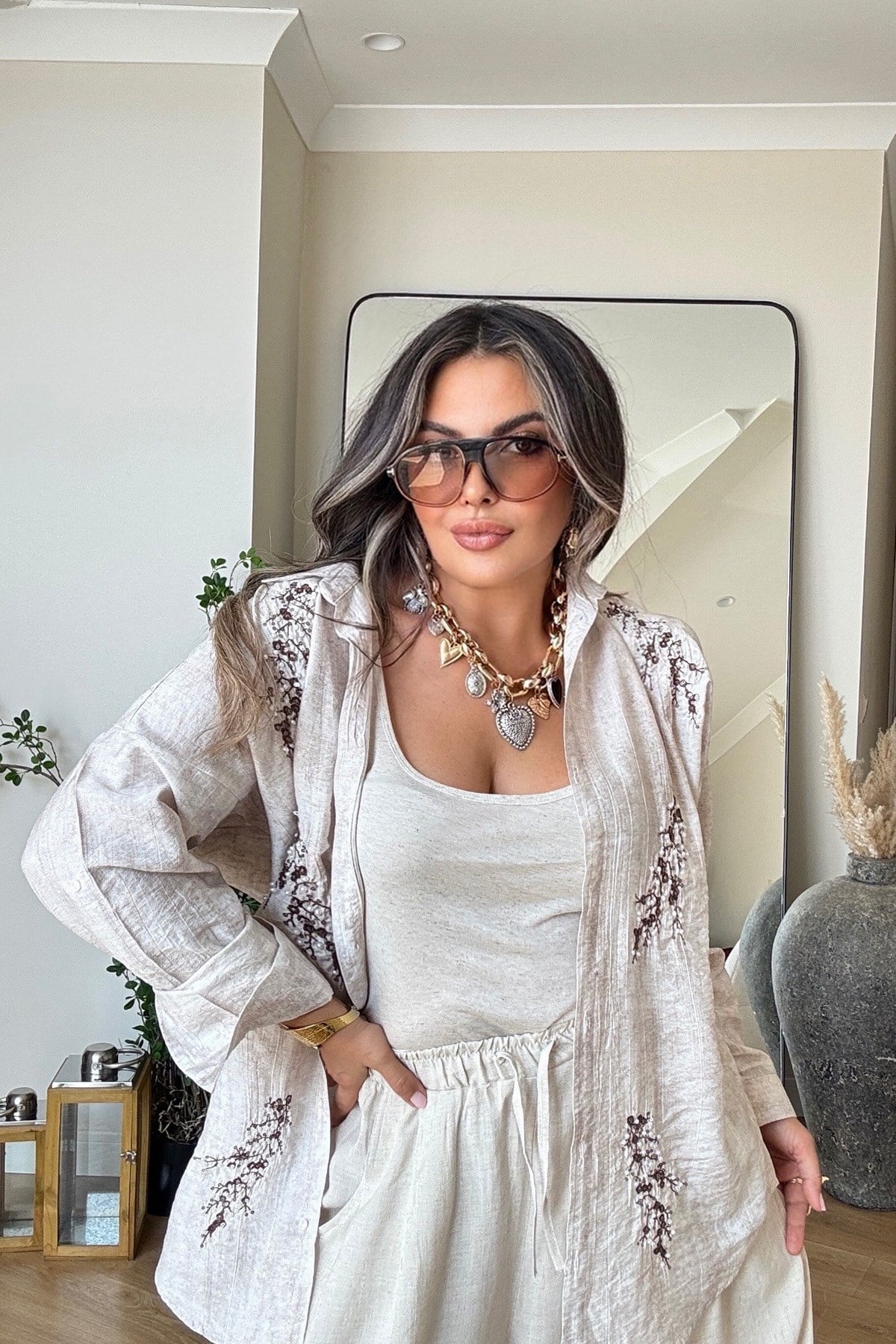 Boncuklu Çıtır Çiçek İşlemeli Gömlek Taş