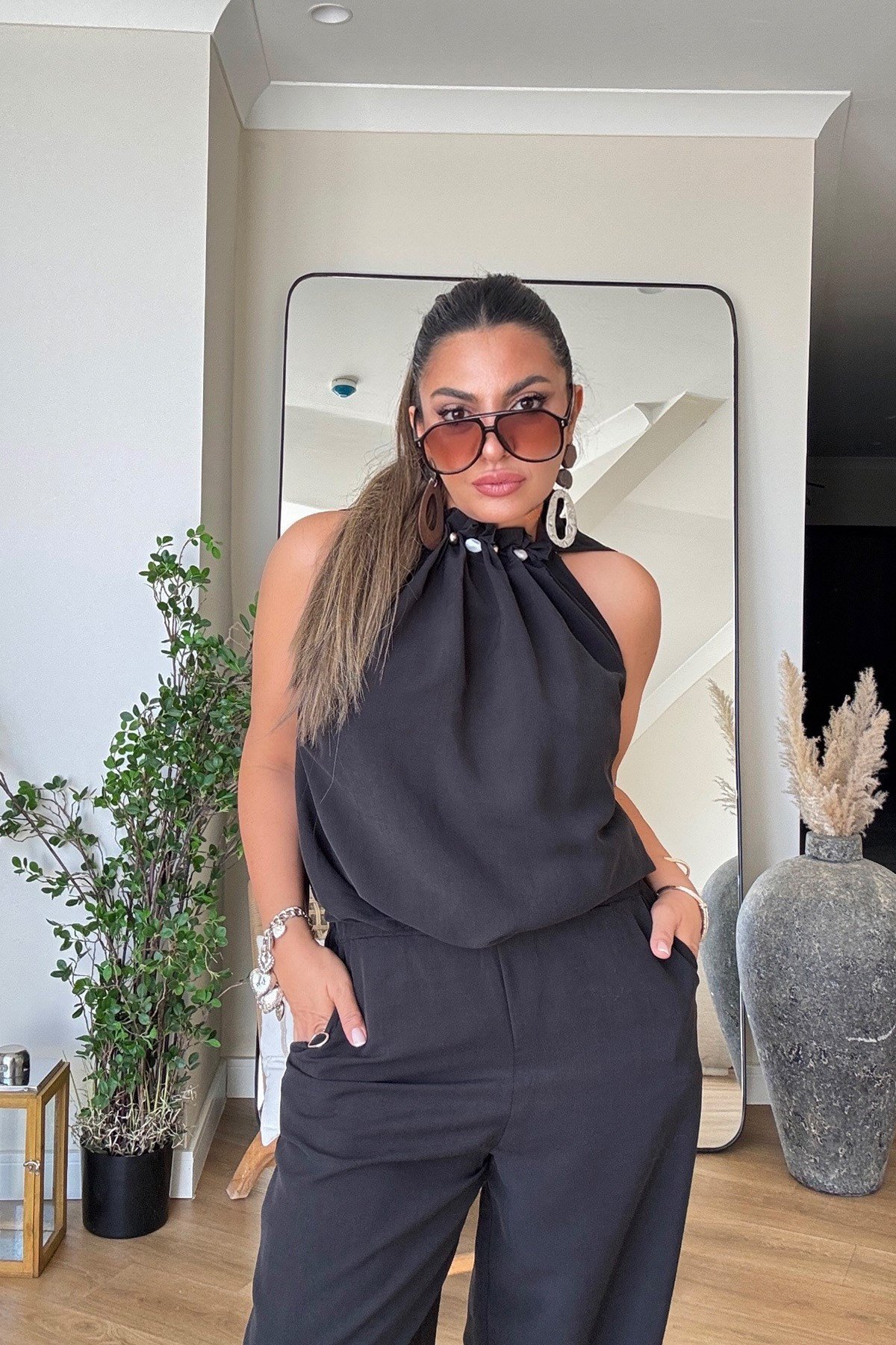 Boncuklu Yaka Detay Şalvarlı Takım Siyah