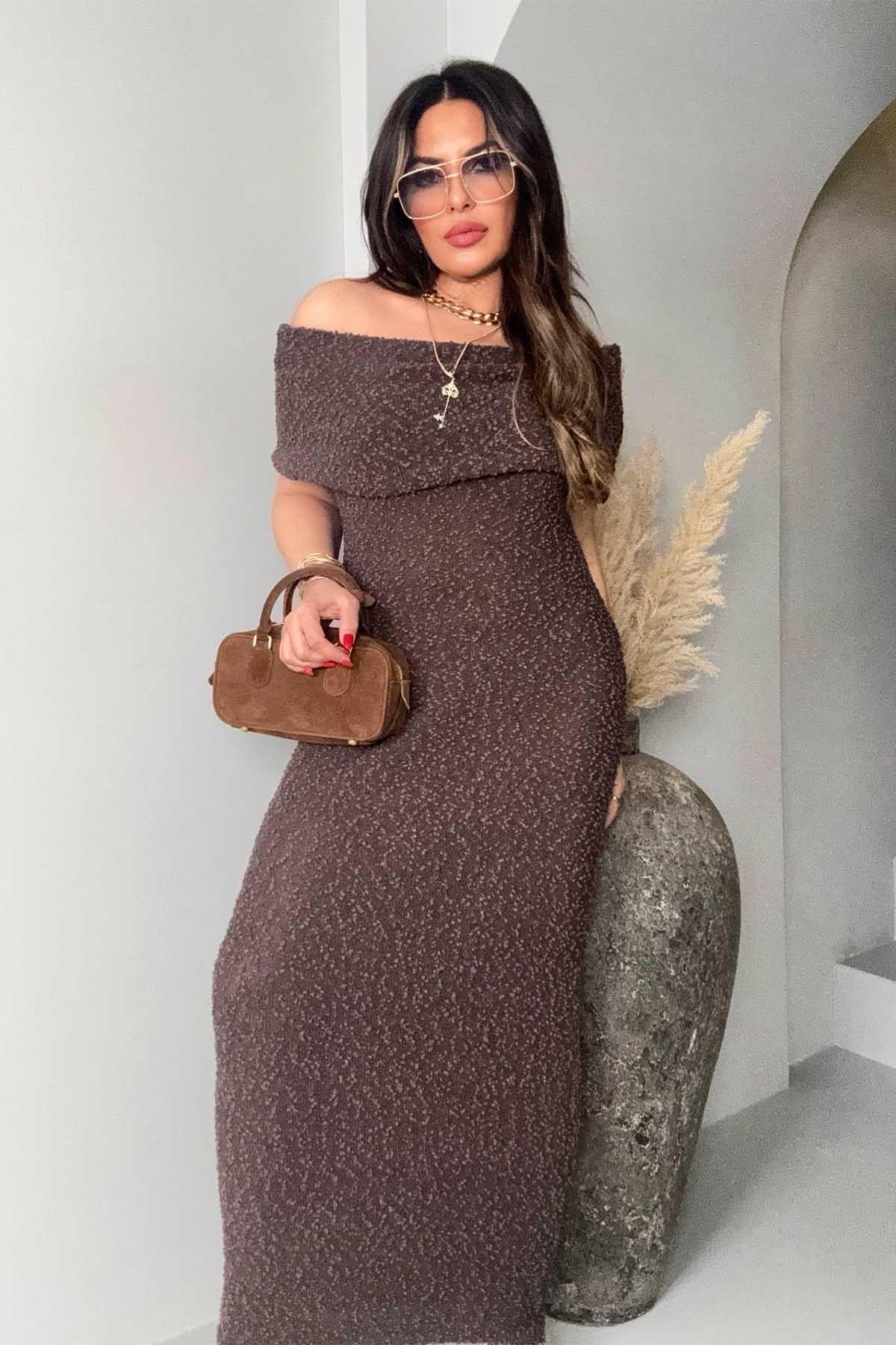 Buklet Efekt Triko Madonna Yaka Elbise Acı Kahve