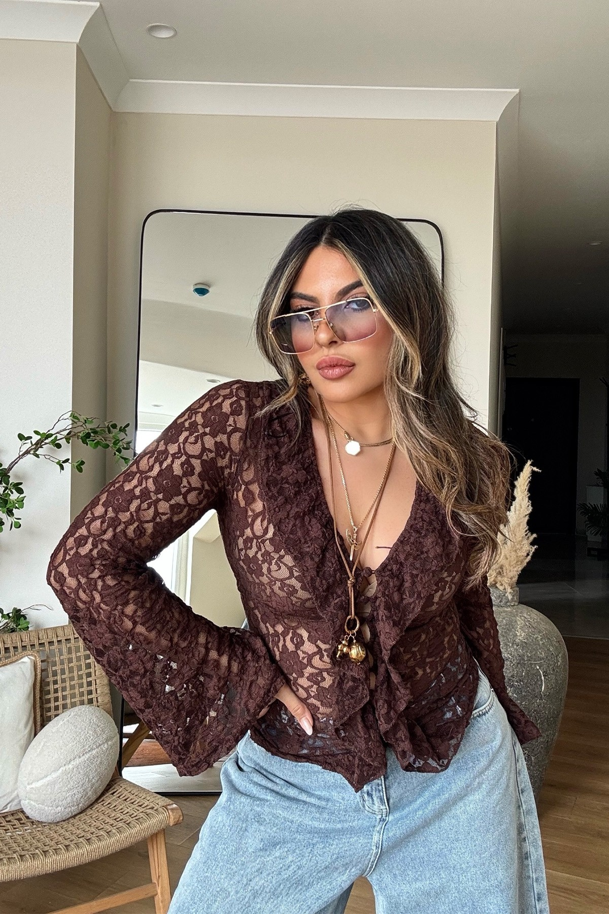 Dantel Volanlı Bluz Kahve