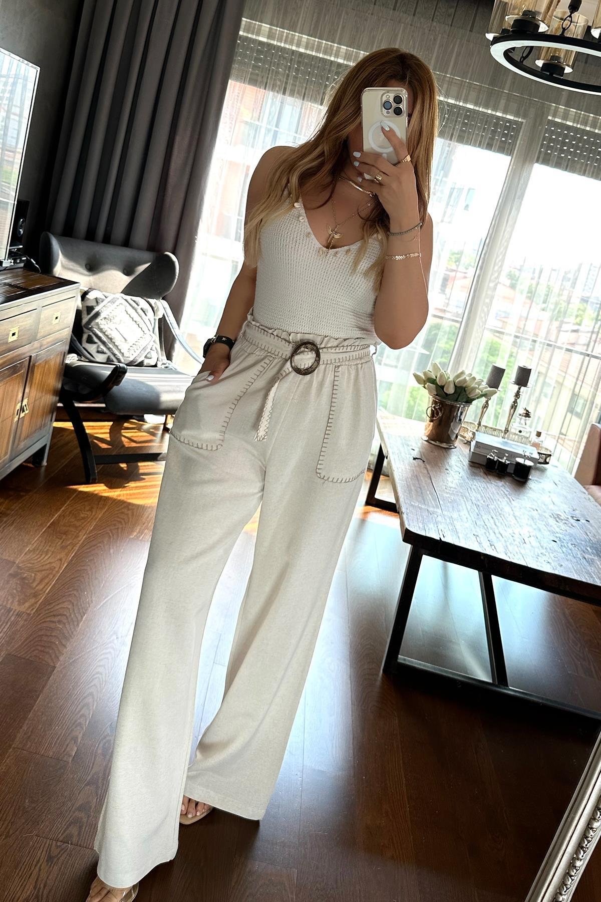 Deniz Kabuklu Triko Crop Krem