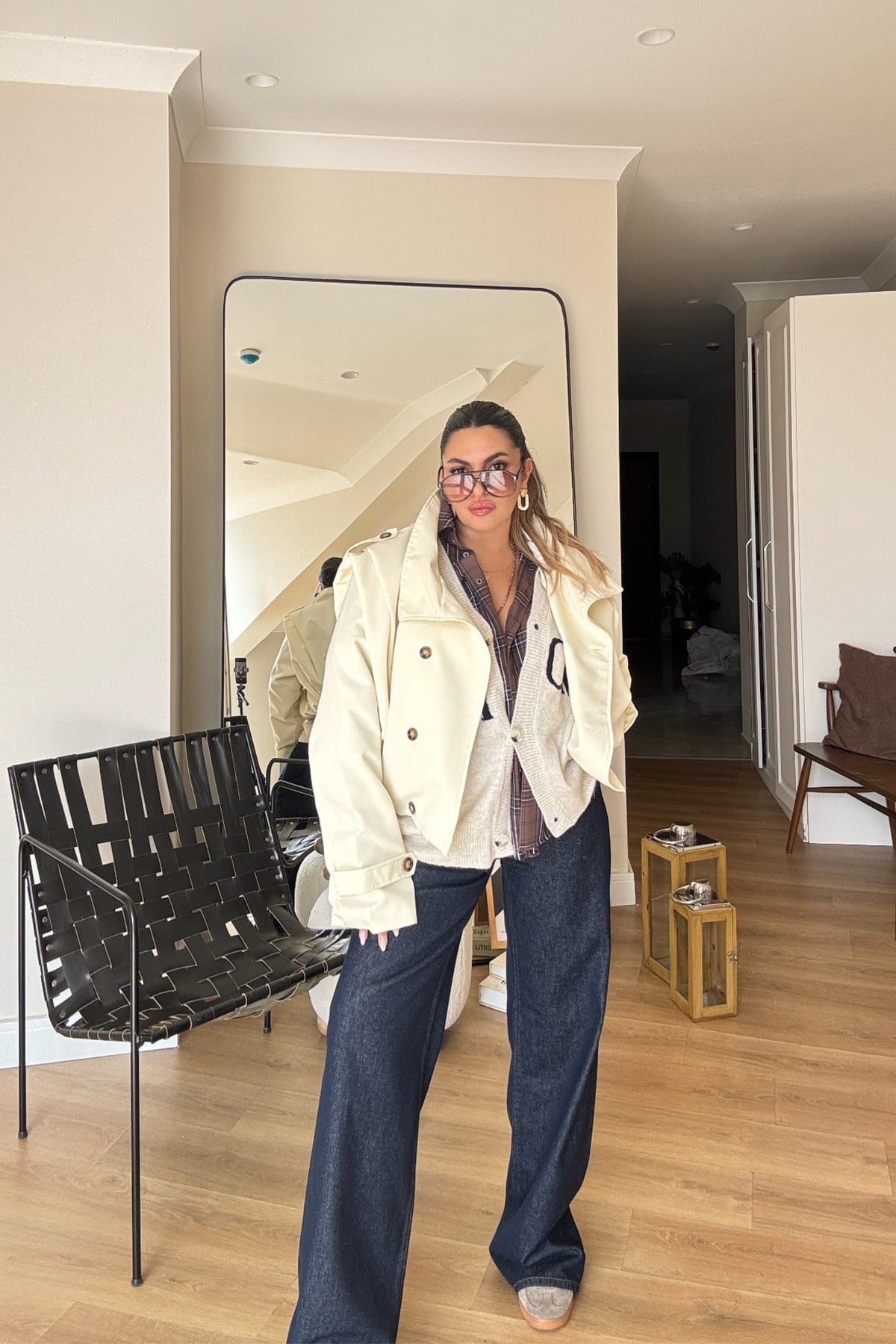 Dik Yaka Omuz Detaylı Trenchcoat Krem