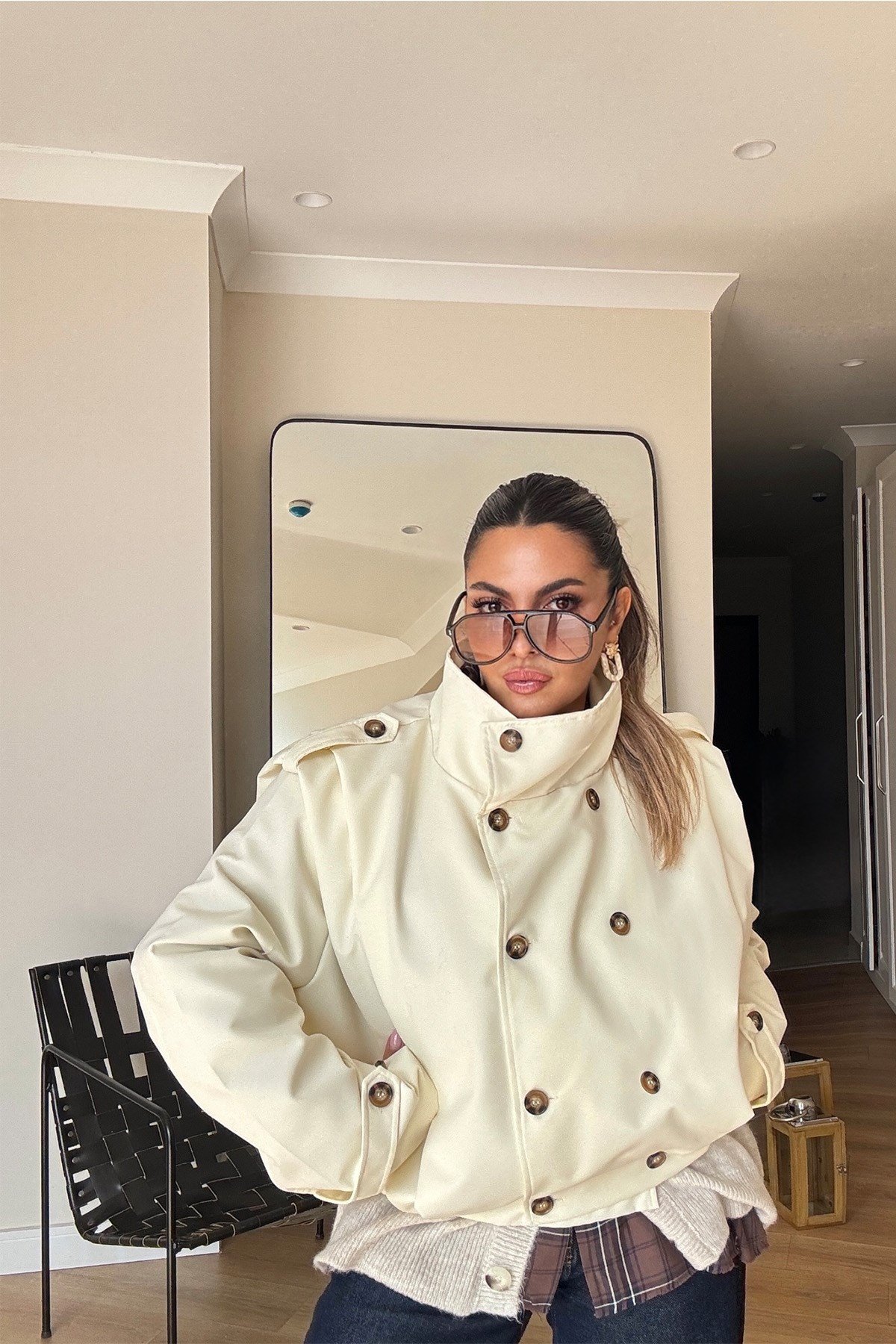 Dik Yaka Omuz Detaylı Trenchcoat Krem