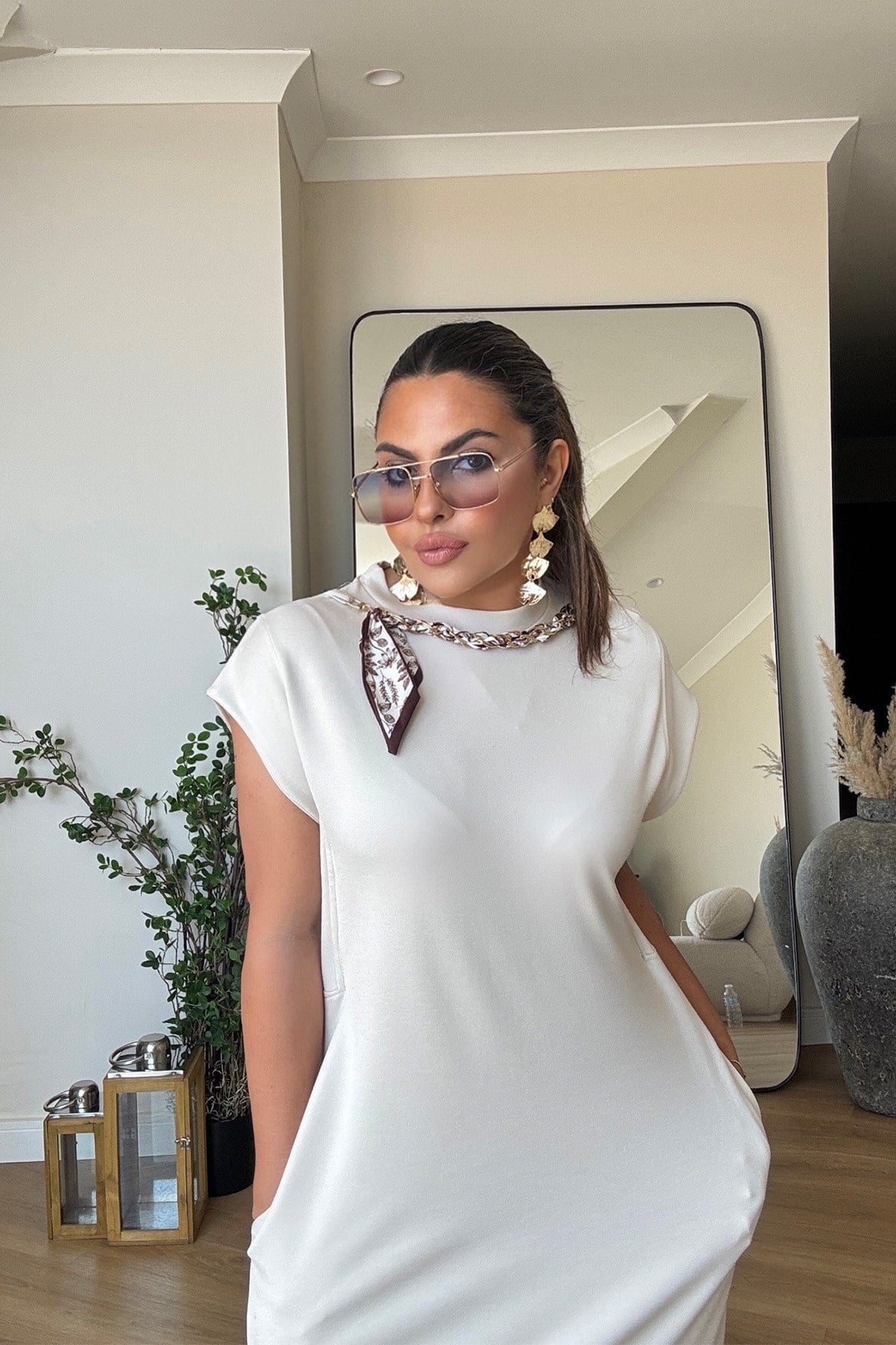 Fularlı Aksesuar Detaylı Modal Elbise Taş