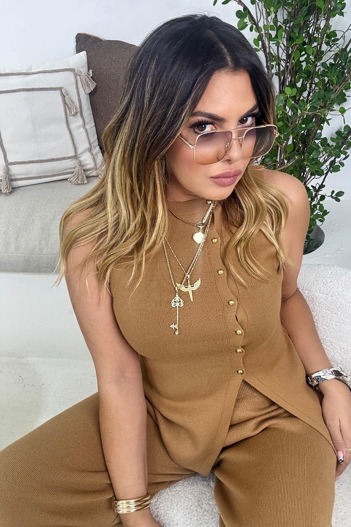 Gold Düğmeli Yelekli Triko Pantolon Takım Camel