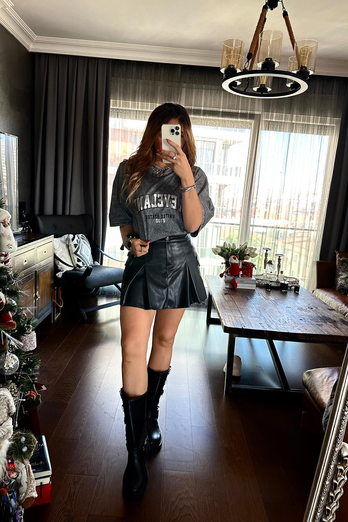 Gümüş Baskılı Oversize Cleveland Tshirt Füme